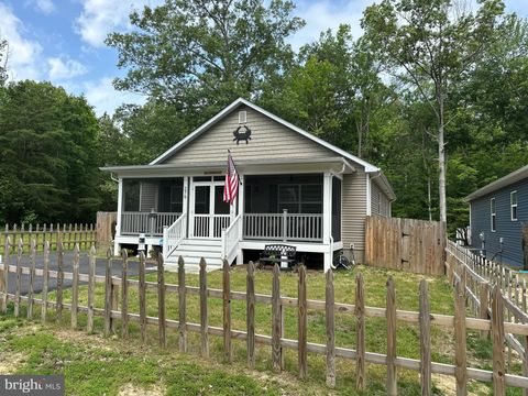 279 9TH STREET COLONIAL BEACH VA 22443