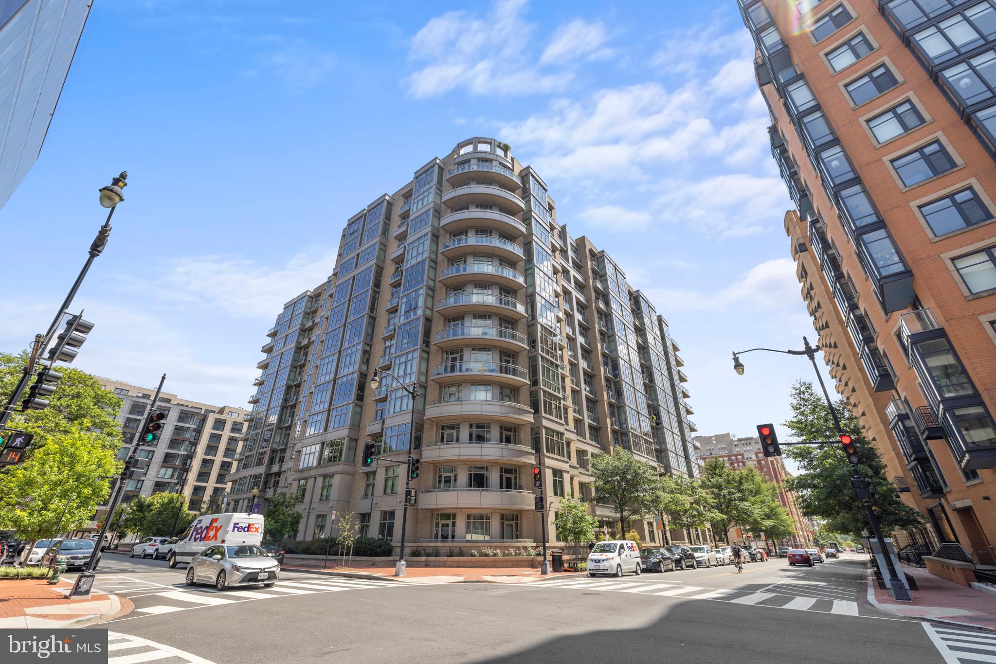 811 4TH STREET NW 703