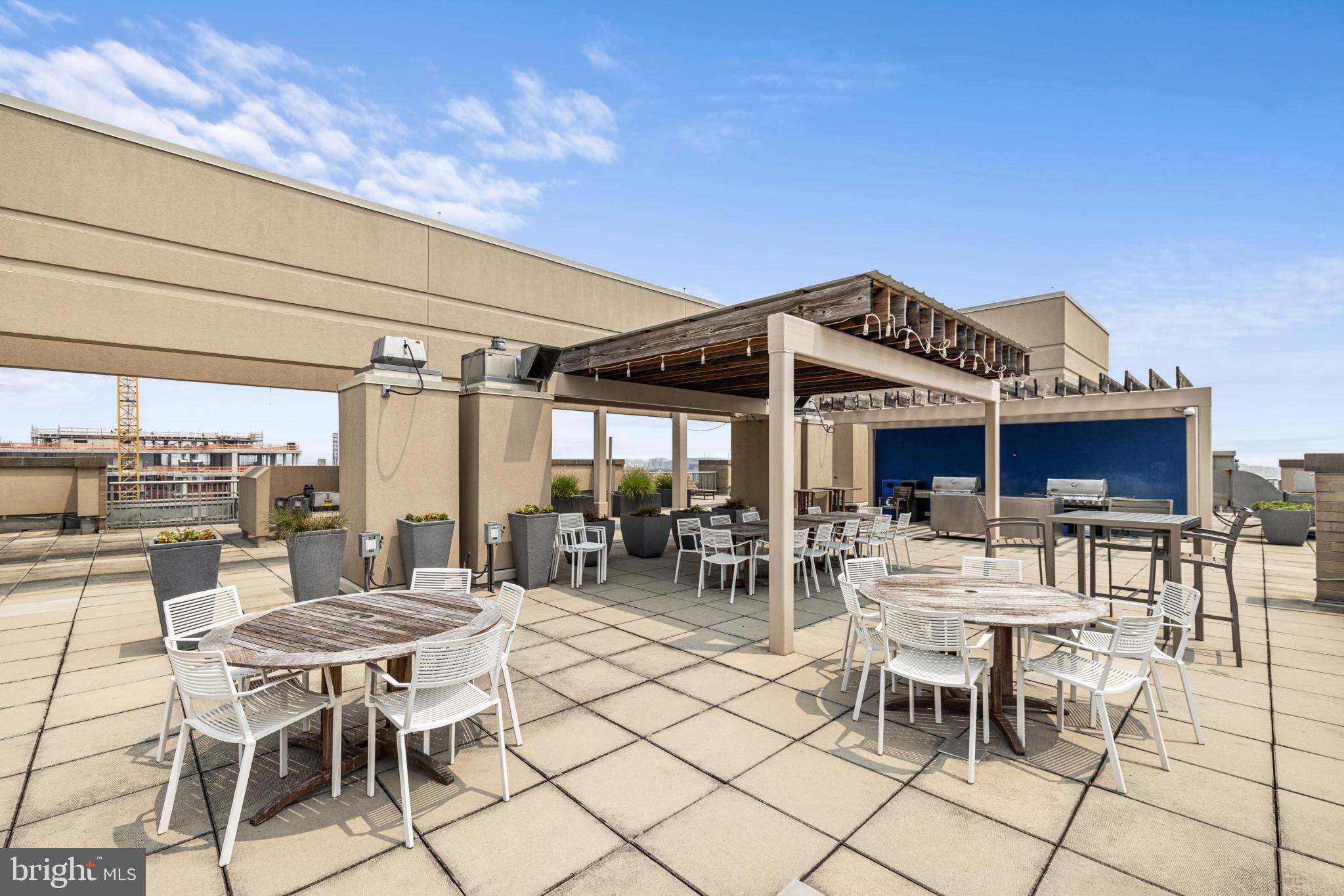 811 4TH STREET NW 703