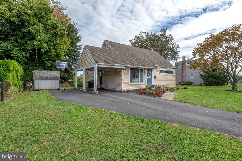 Photo of 157 Sylvan Drive, YORK, PA 17402 (MLS # PAYK2091806)