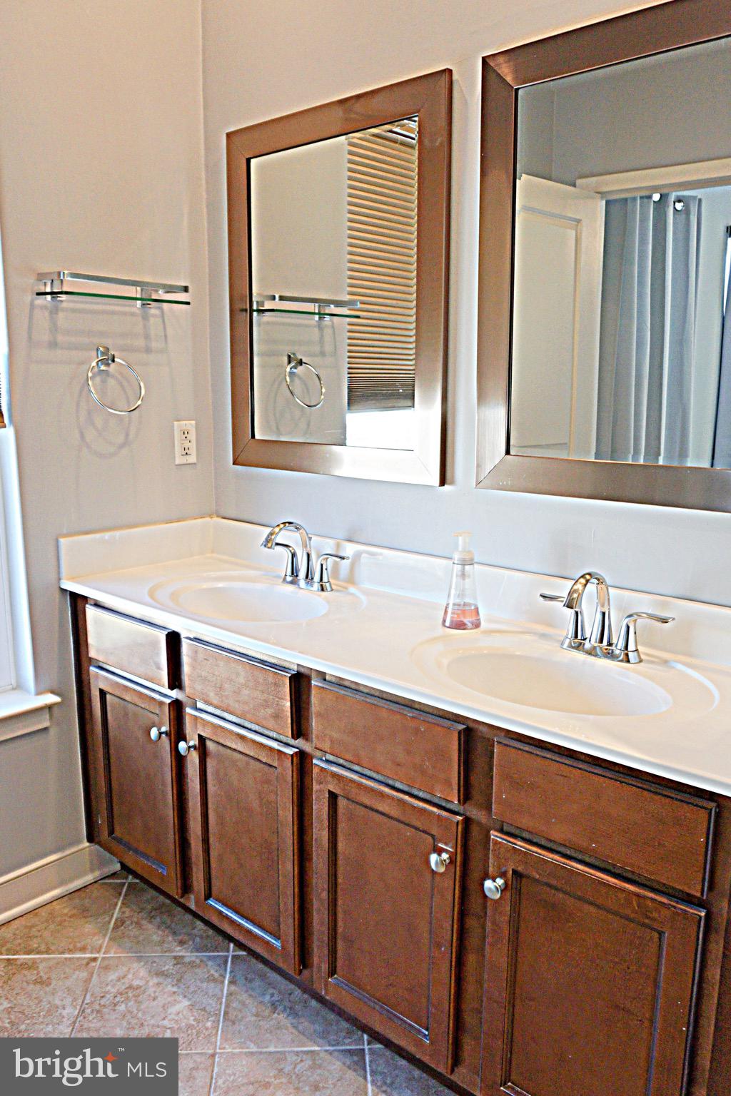 CENTERPOINTE - Residential Lease