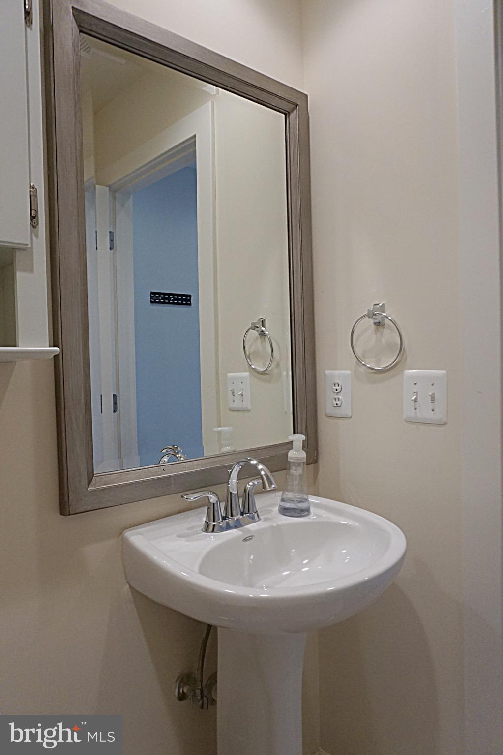 CENTERPOINTE - Residential Lease