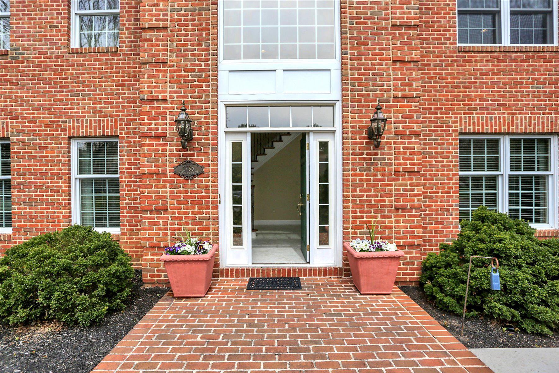 1785 SUMMERFIELD DRIVE