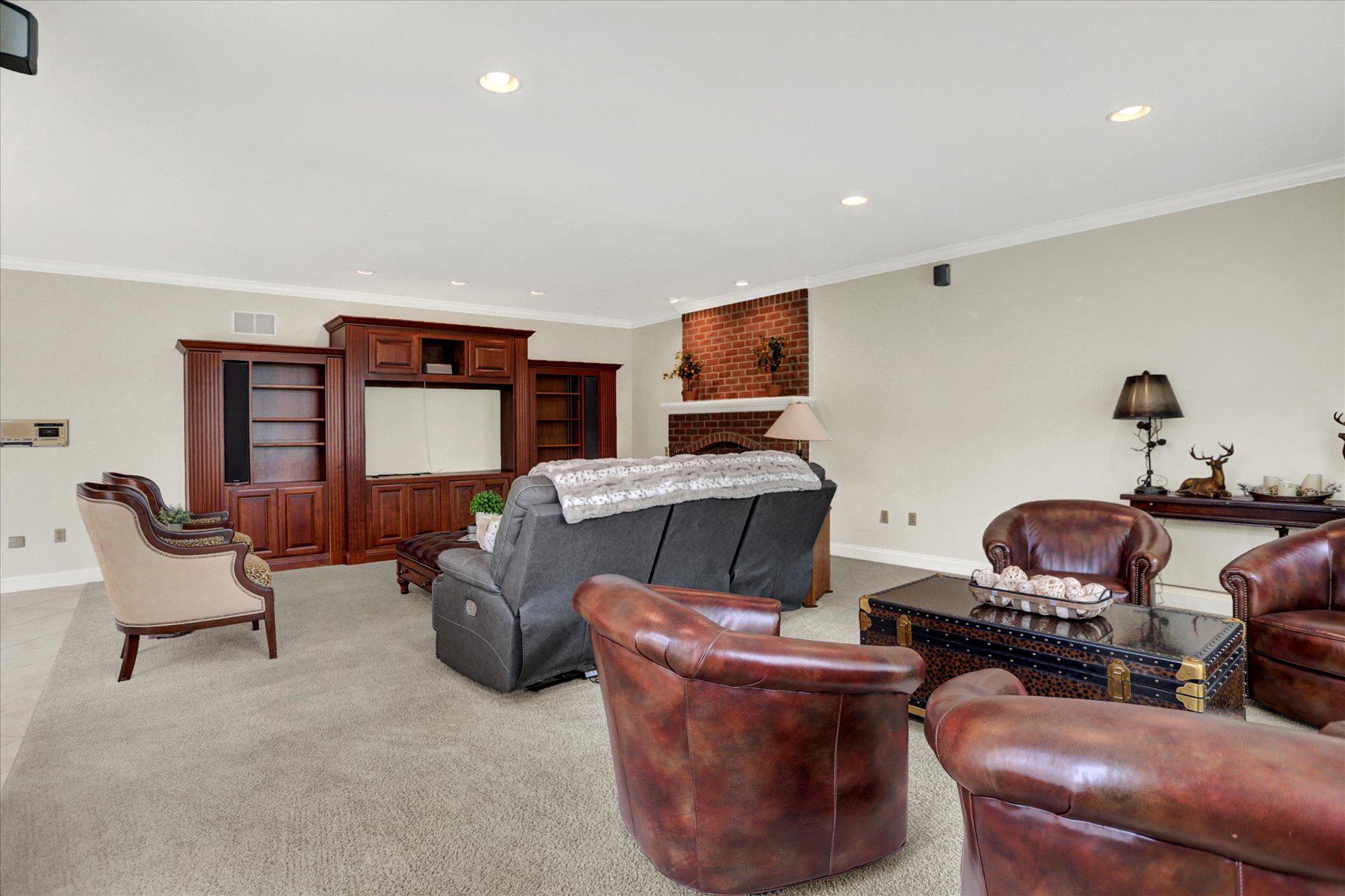 MEADOWVIEW ESTATES - Residential