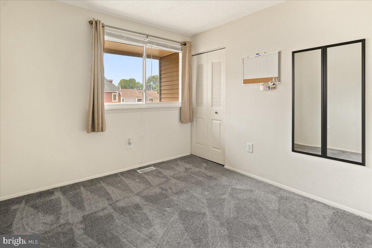 COUNTRYSIDE - Residential