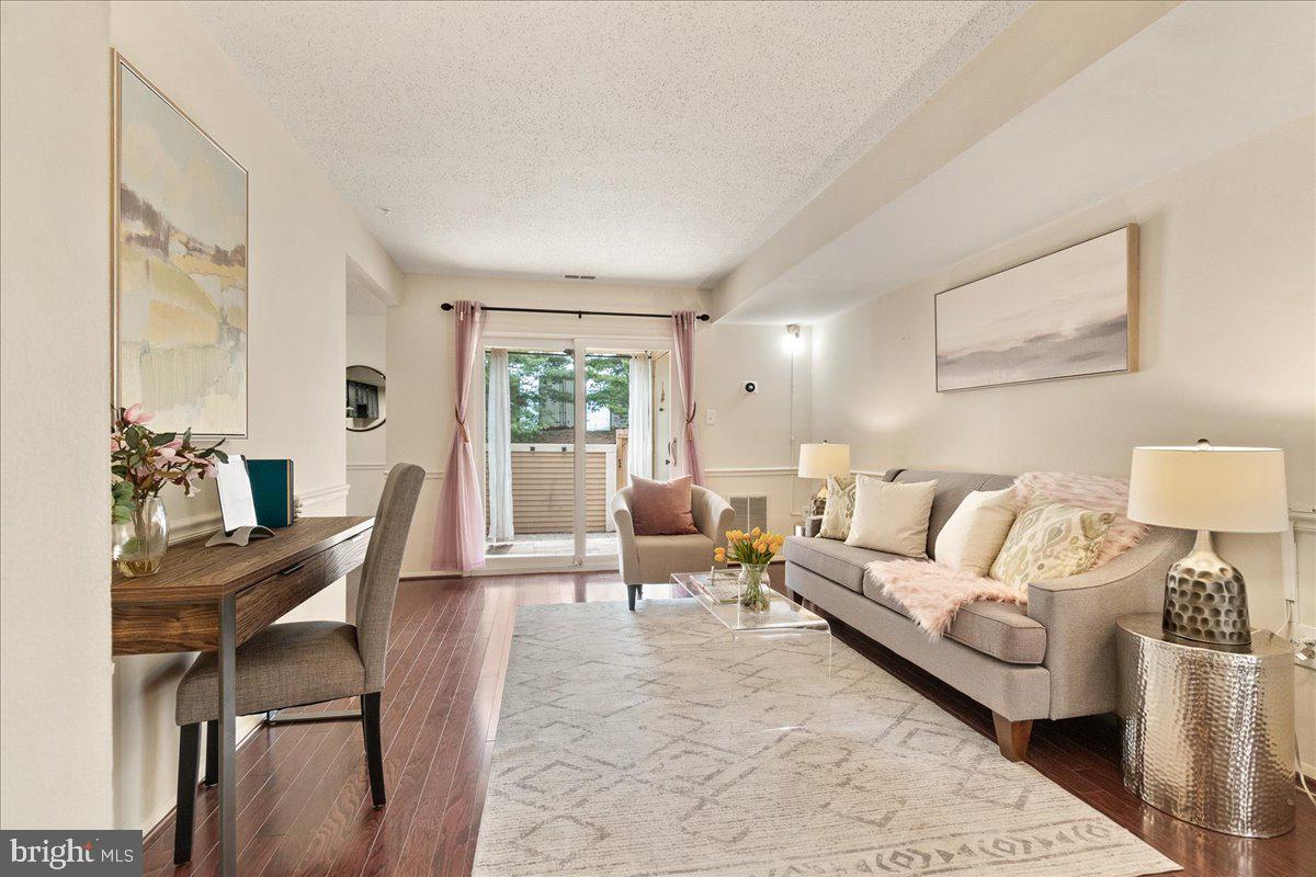 COUNTRYSIDE - Residential