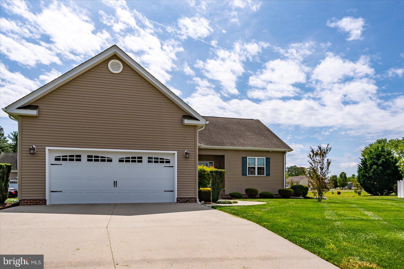 HUNT CLUB SOUTH - Residential