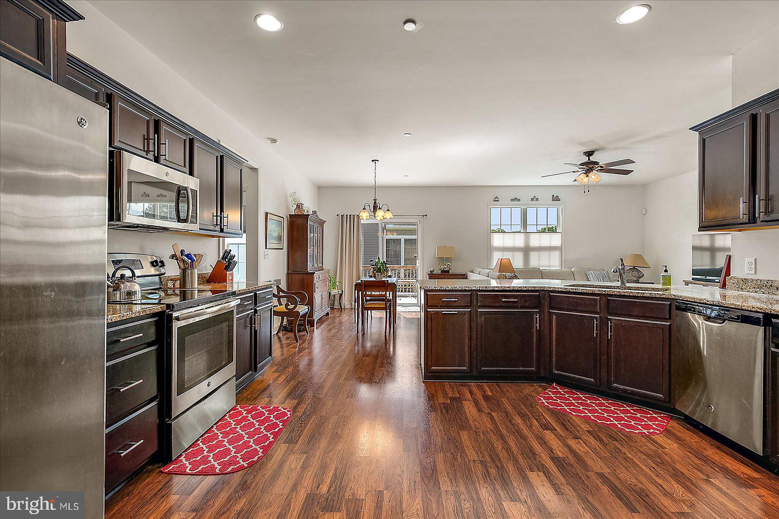 HUNT CLUB SOUTH - Residential