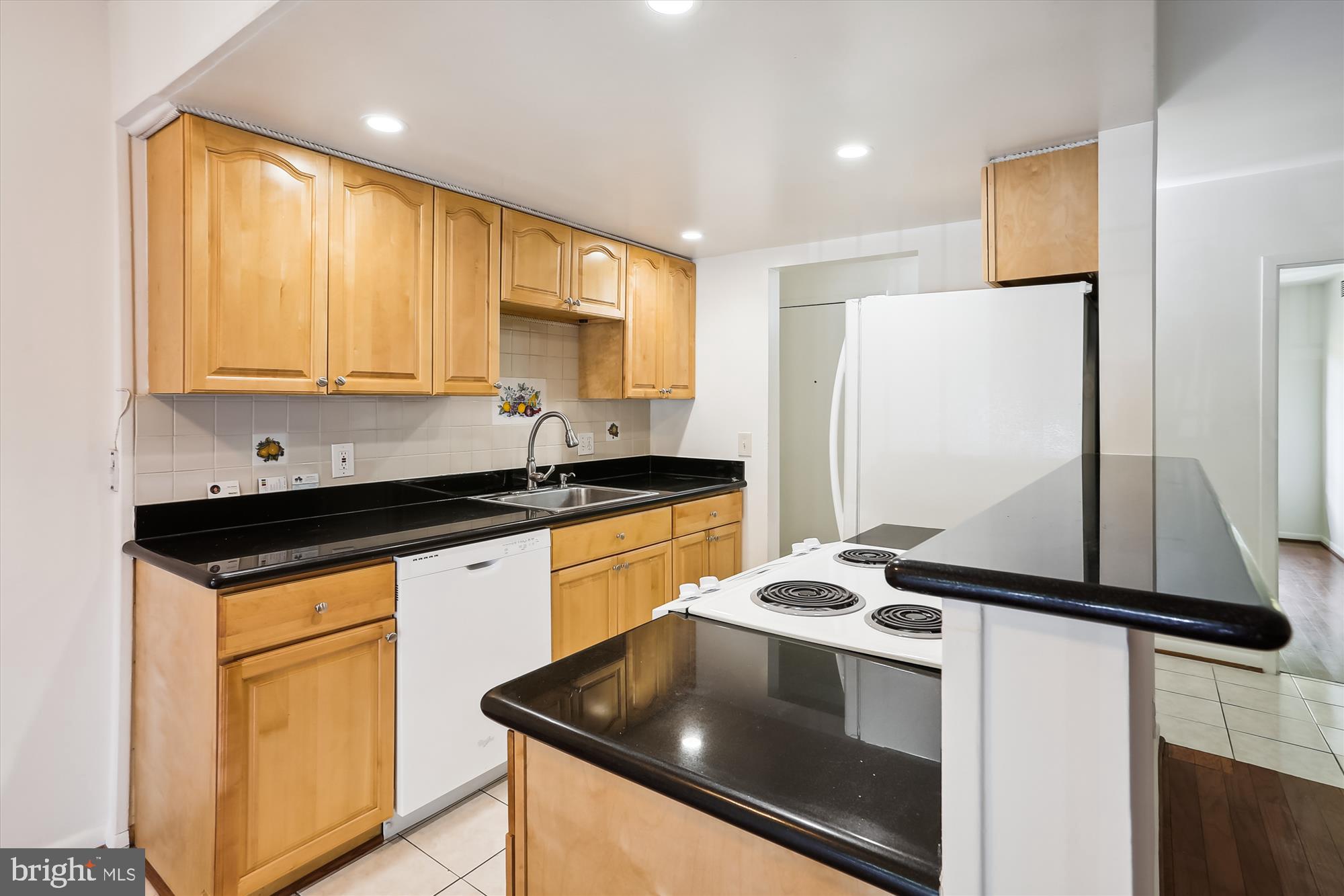 SHADOWOOD - Residential Lease