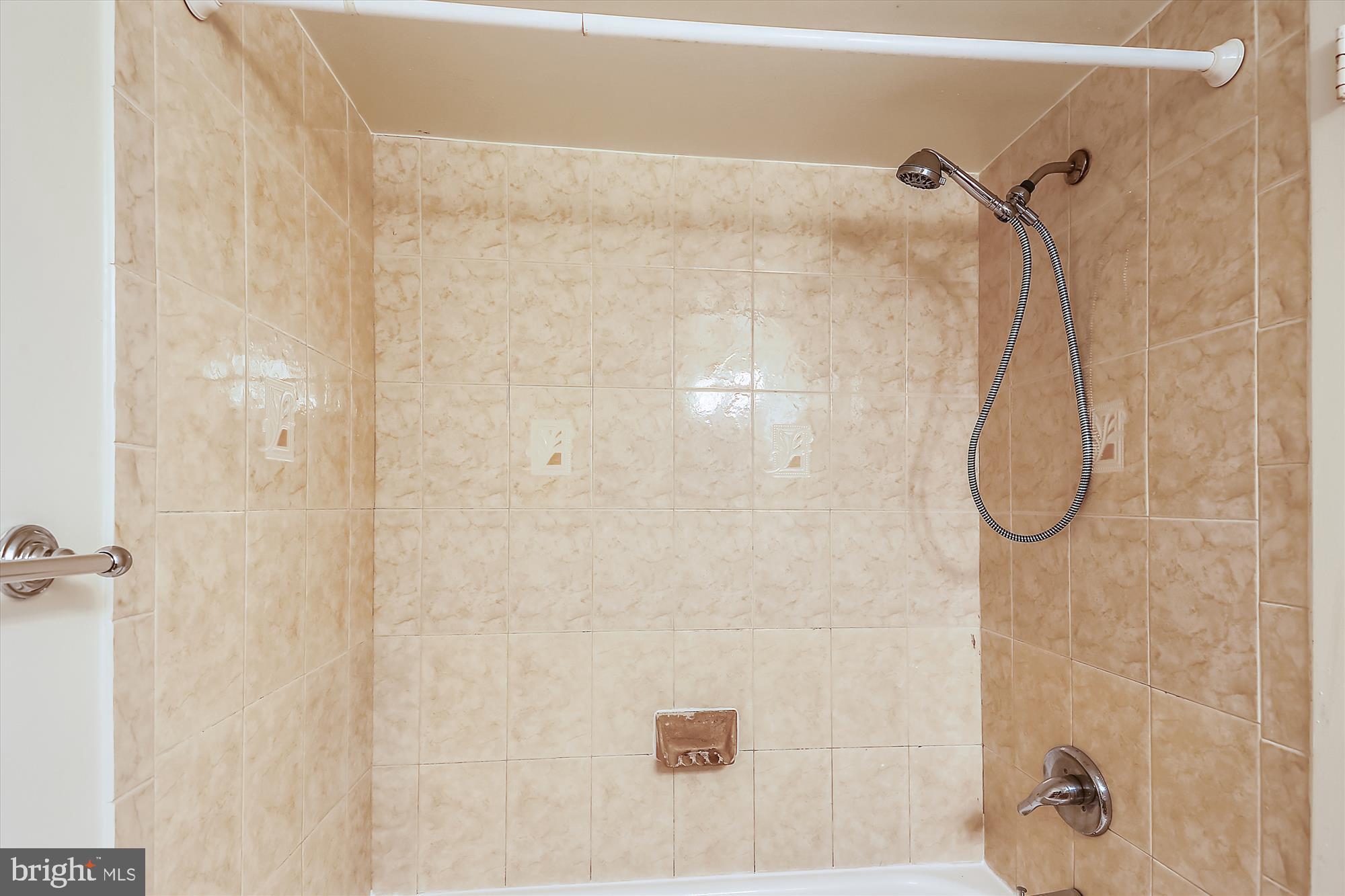 SHADOWOOD - Residential Lease