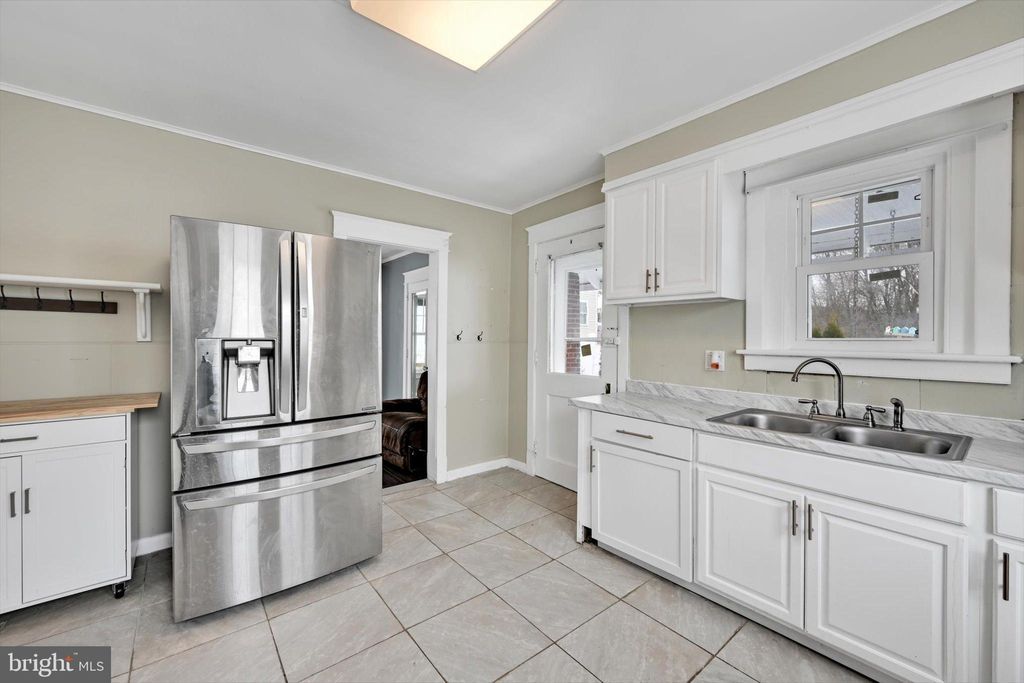 Photo of 302 Fleet Street, POTTSVILLE, PA 17901 (MLS # PASK2024910)