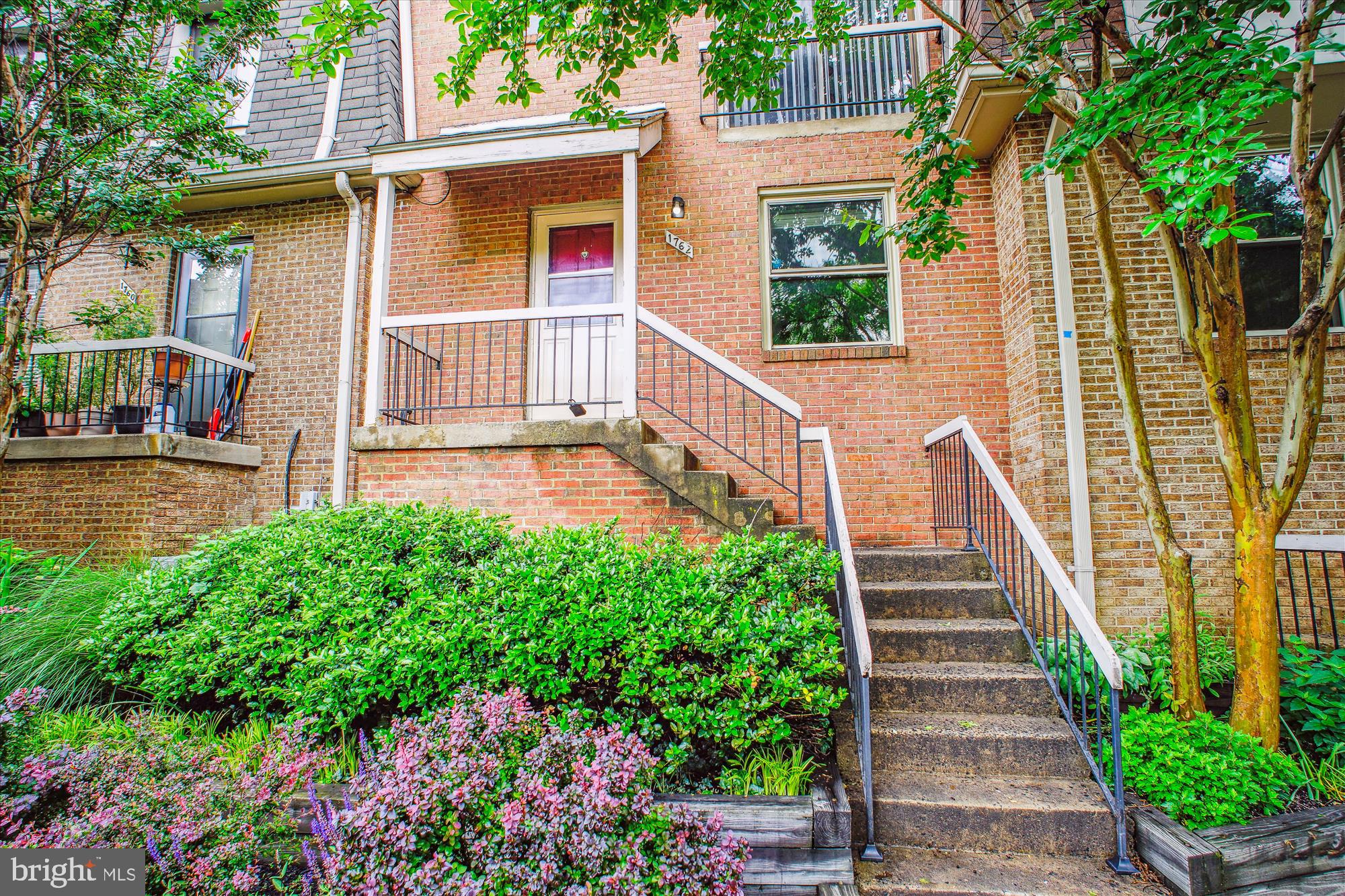 BEVERLY HILLS - Residential Lease