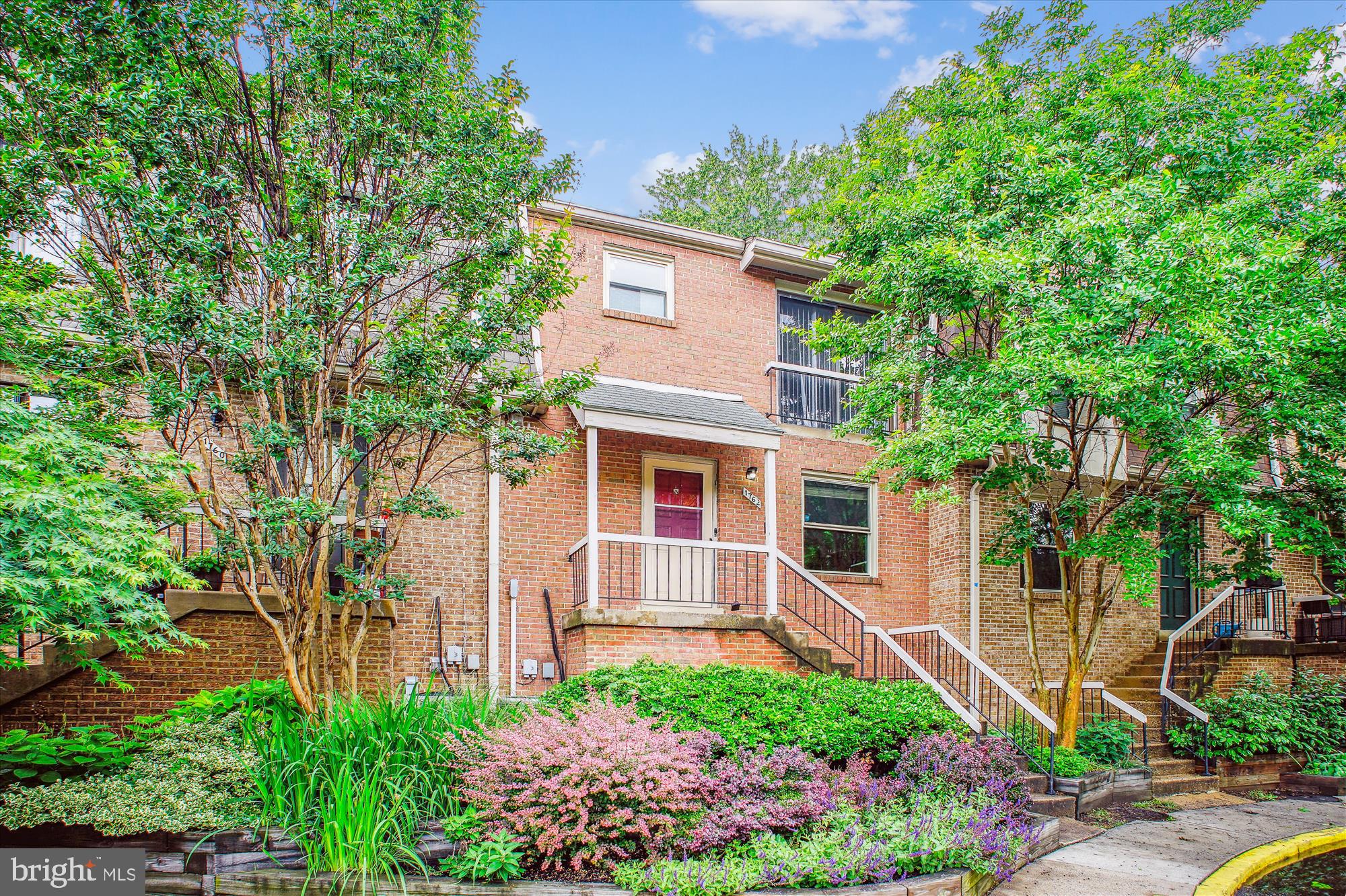 BEVERLY HILLS - Residential Lease