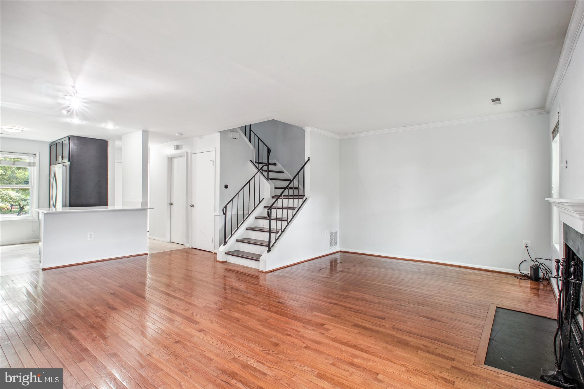 BEVERLY HILLS - Residential Lease