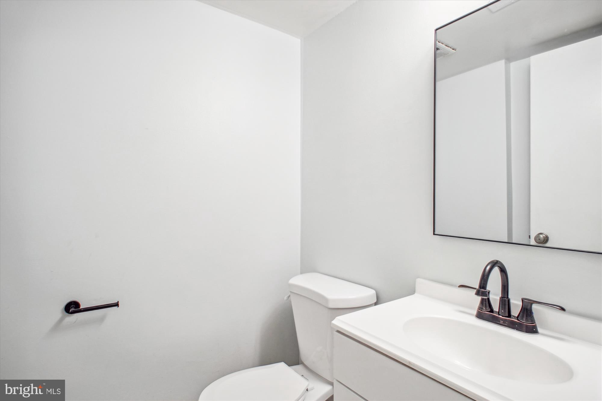 BEVERLY HILLS - Residential Lease