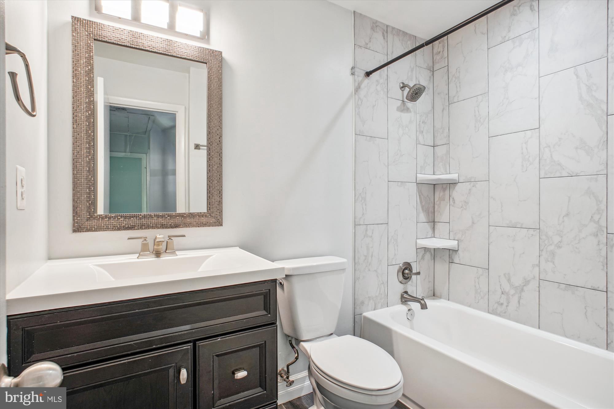 BEVERLY HILLS - Residential Lease