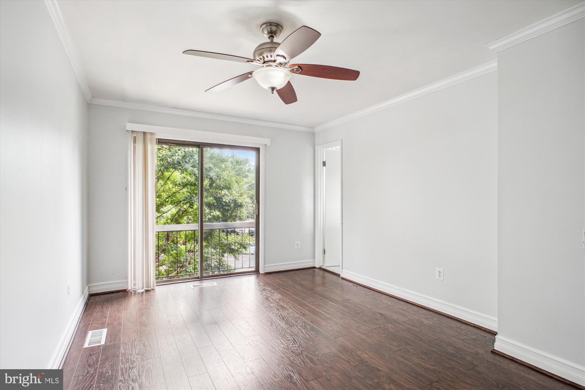 BEVERLY HILLS - Residential Lease