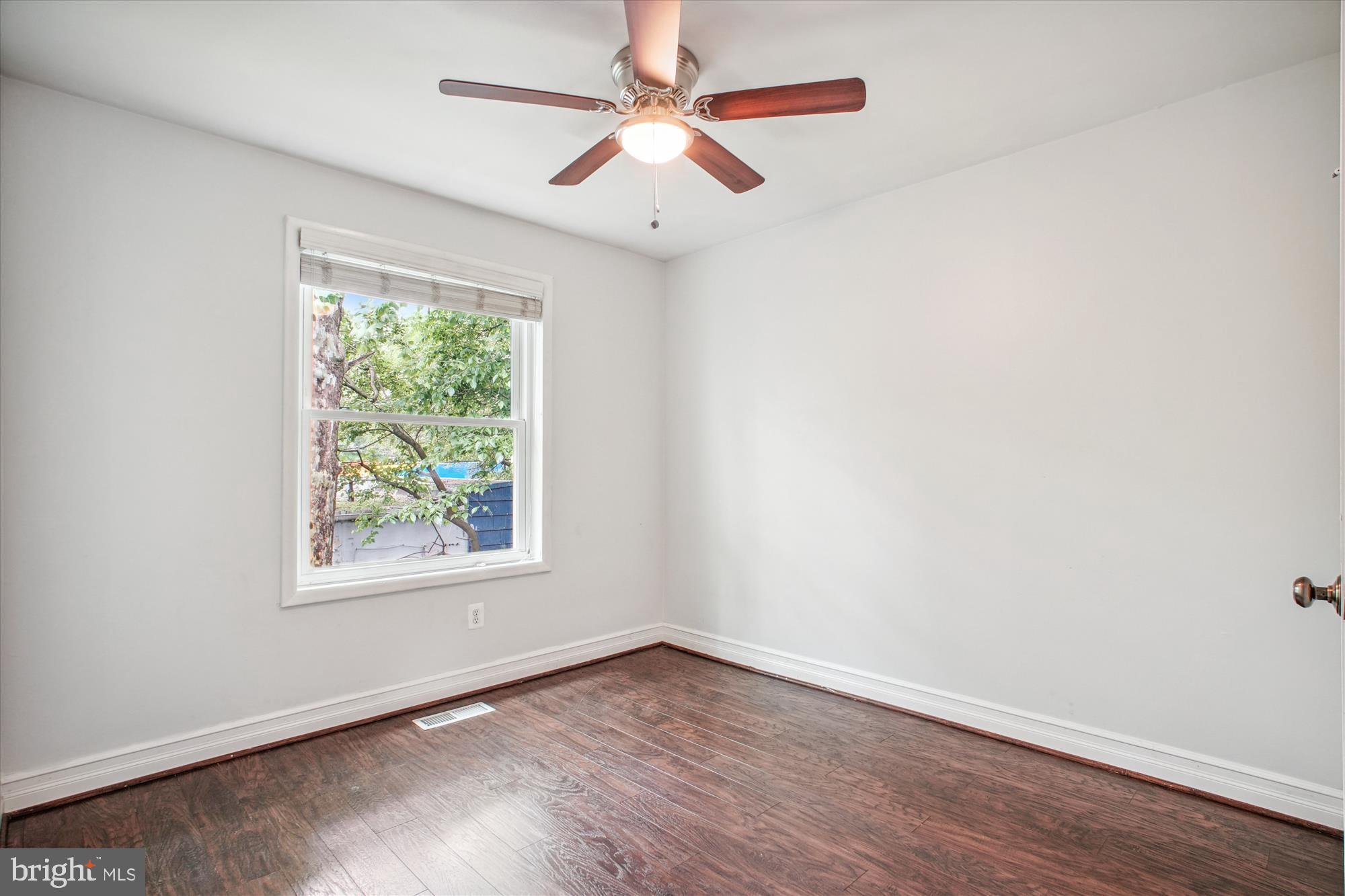 BEVERLY HILLS - Residential Lease