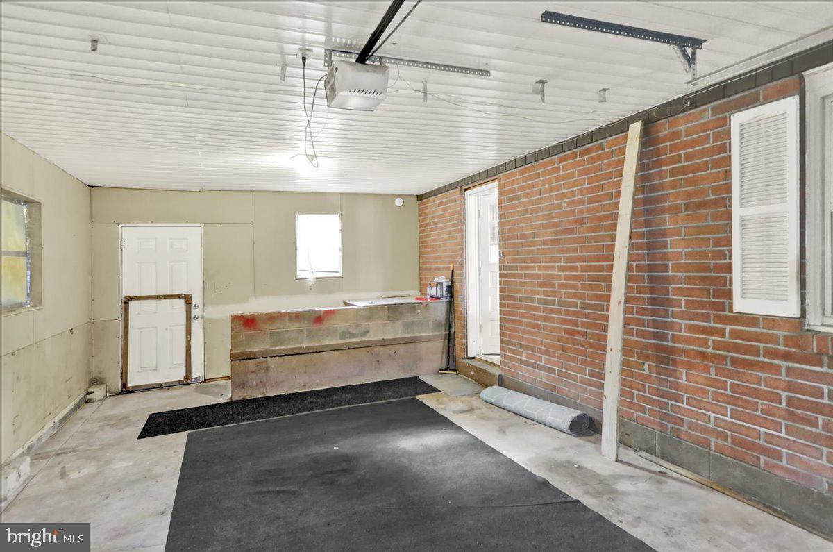 ANNVILLE - Residential