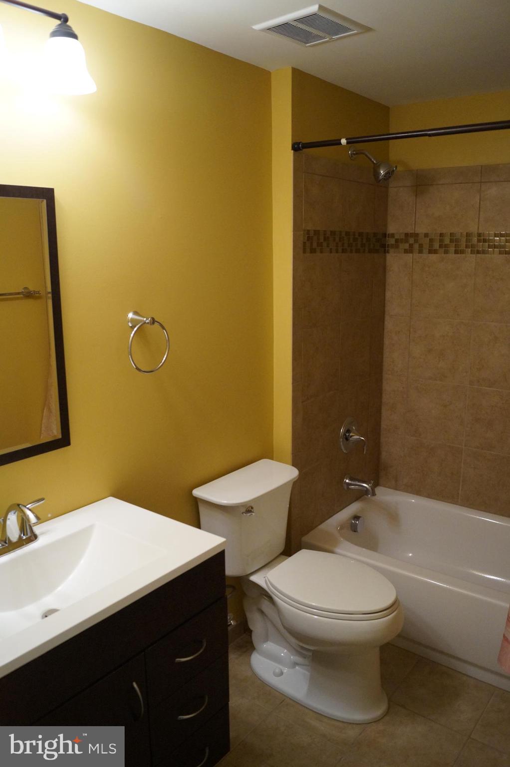 SOUTH RIDING - Residential Lease