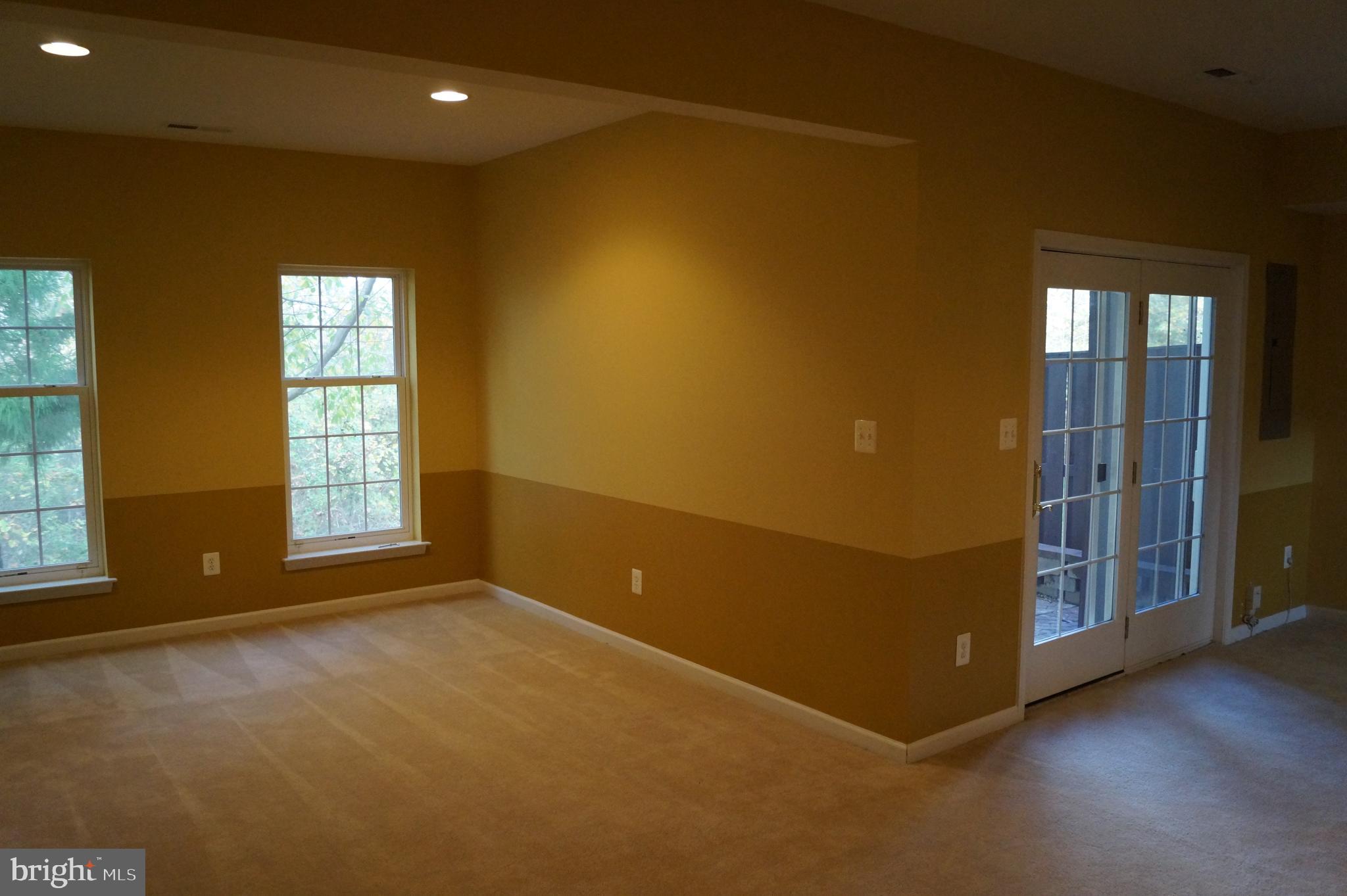 SOUTH RIDING - Residential Lease