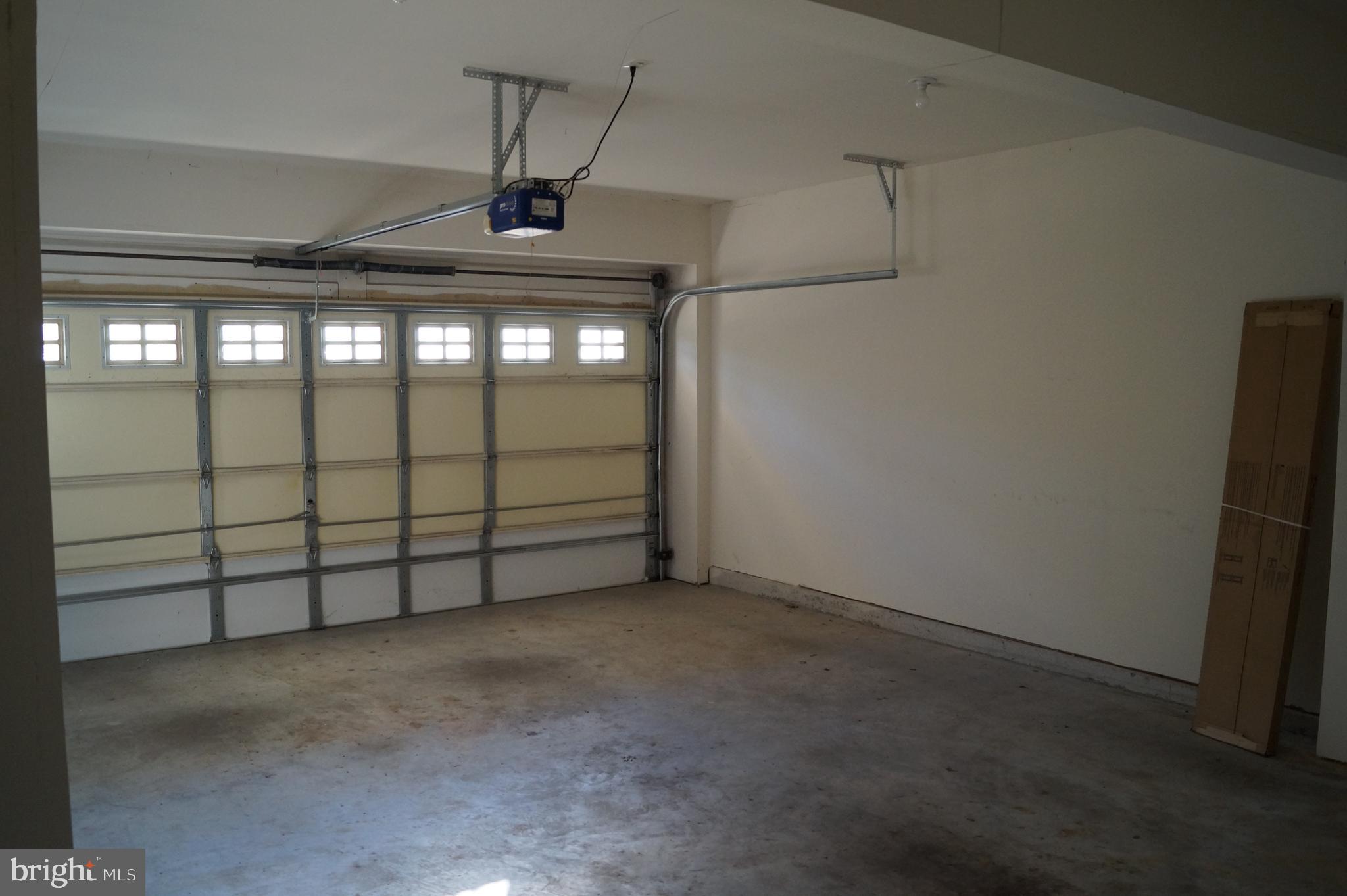 SOUTH RIDING - Residential Lease