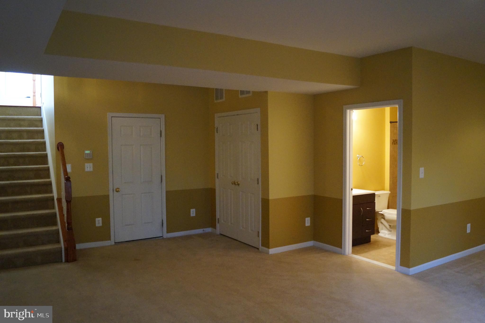 SOUTH RIDING - Residential Lease