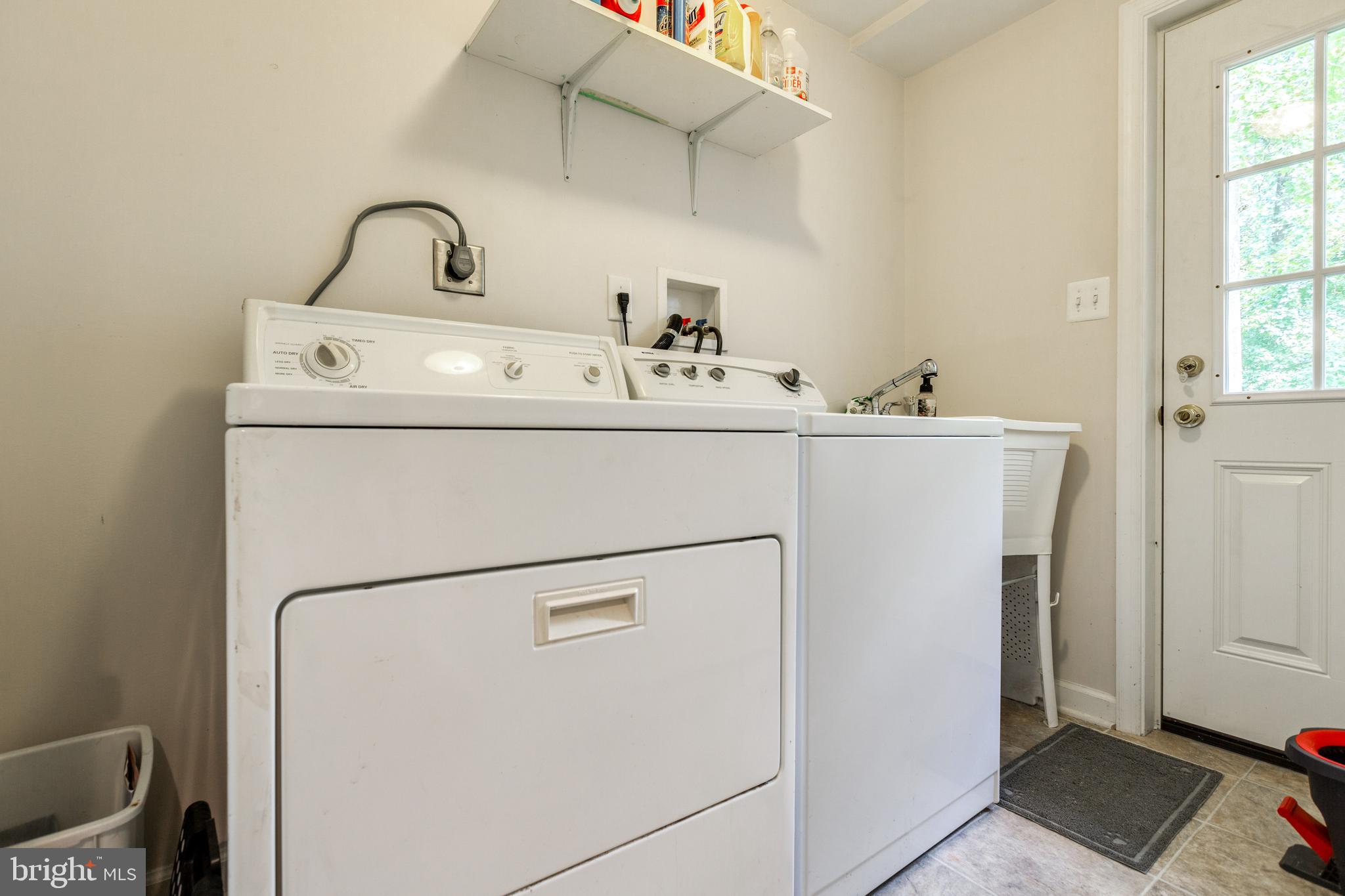 HILLENDALE - Residential Lease