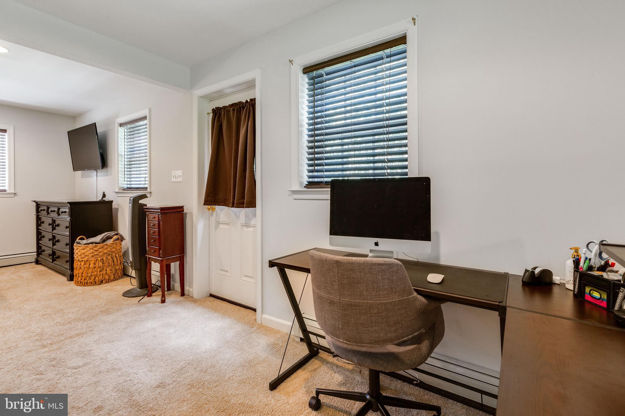 HILLENDALE - Residential Lease