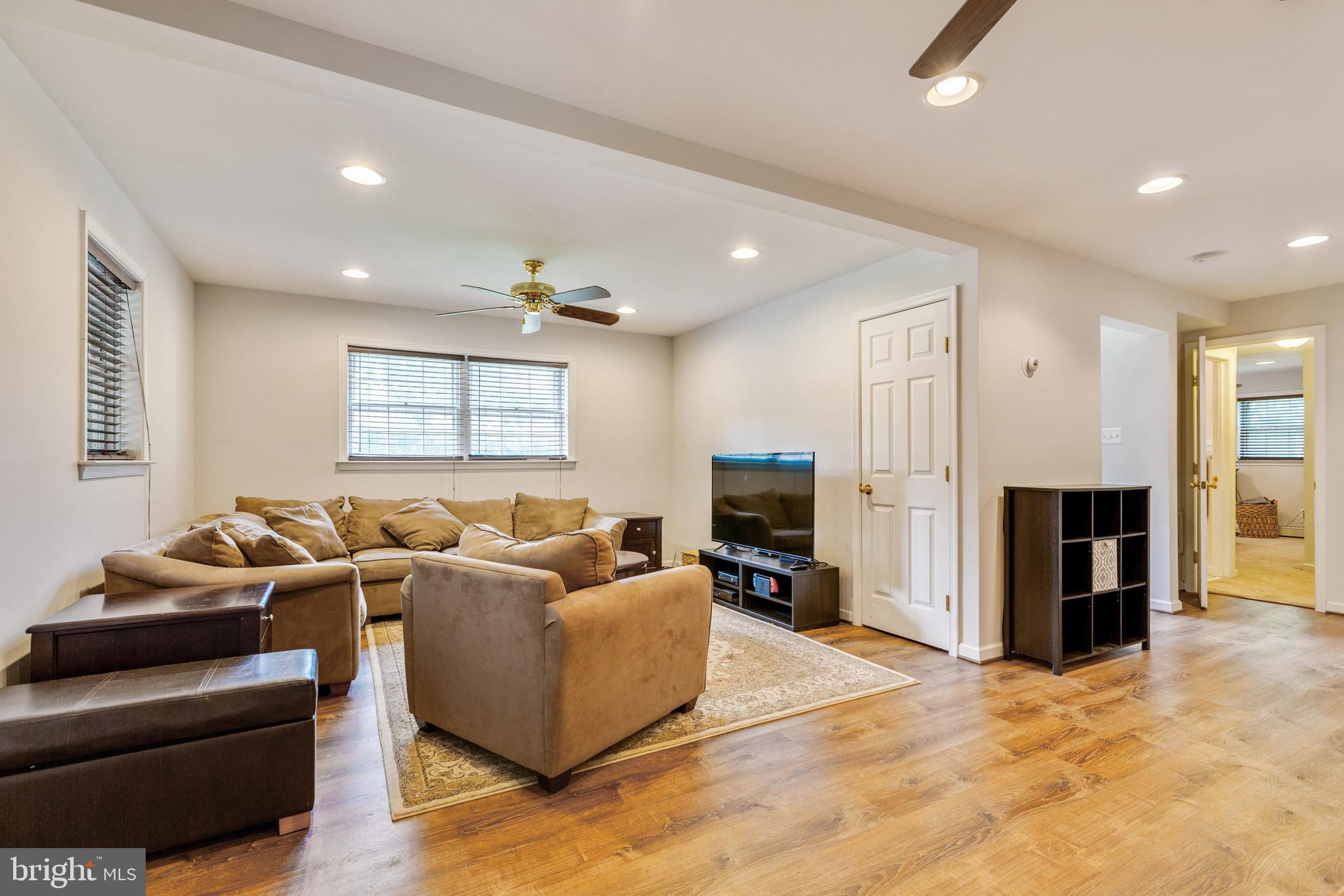 HILLENDALE - Residential Lease