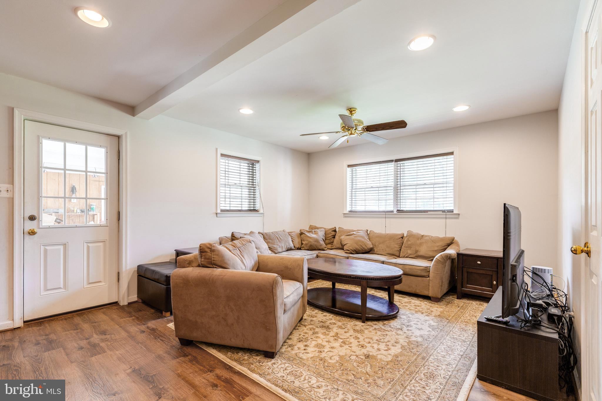 HILLENDALE - Residential Lease