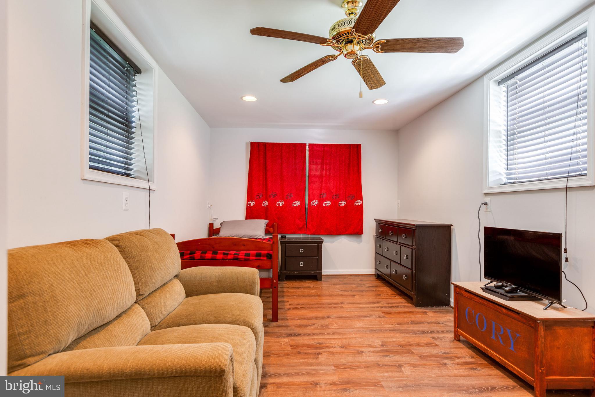 HILLENDALE - Residential Lease