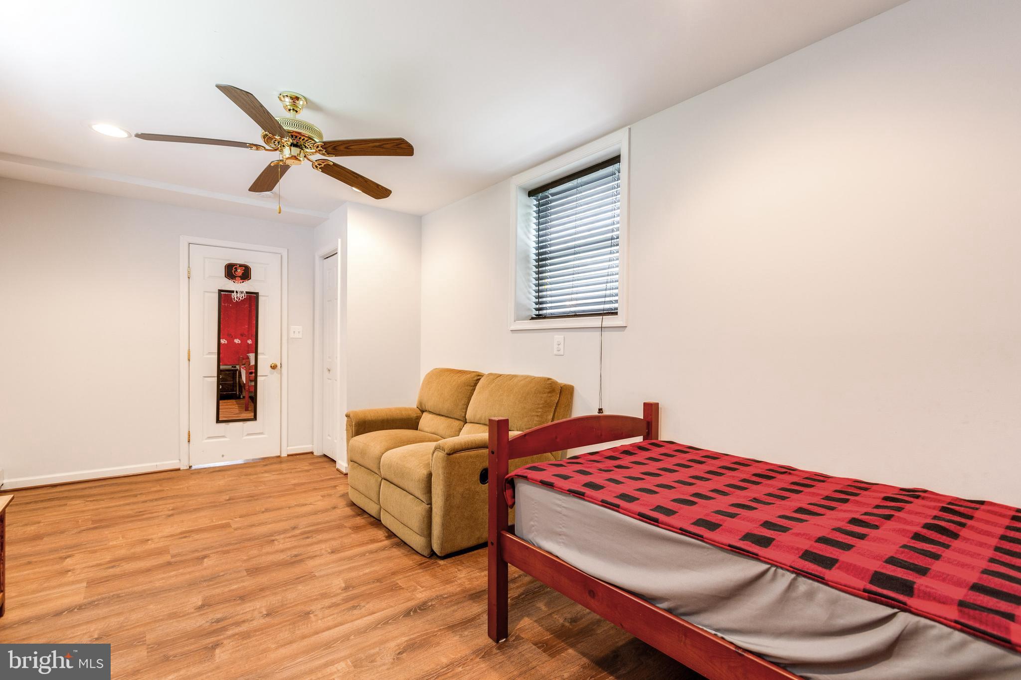 HILLENDALE - Residential Lease