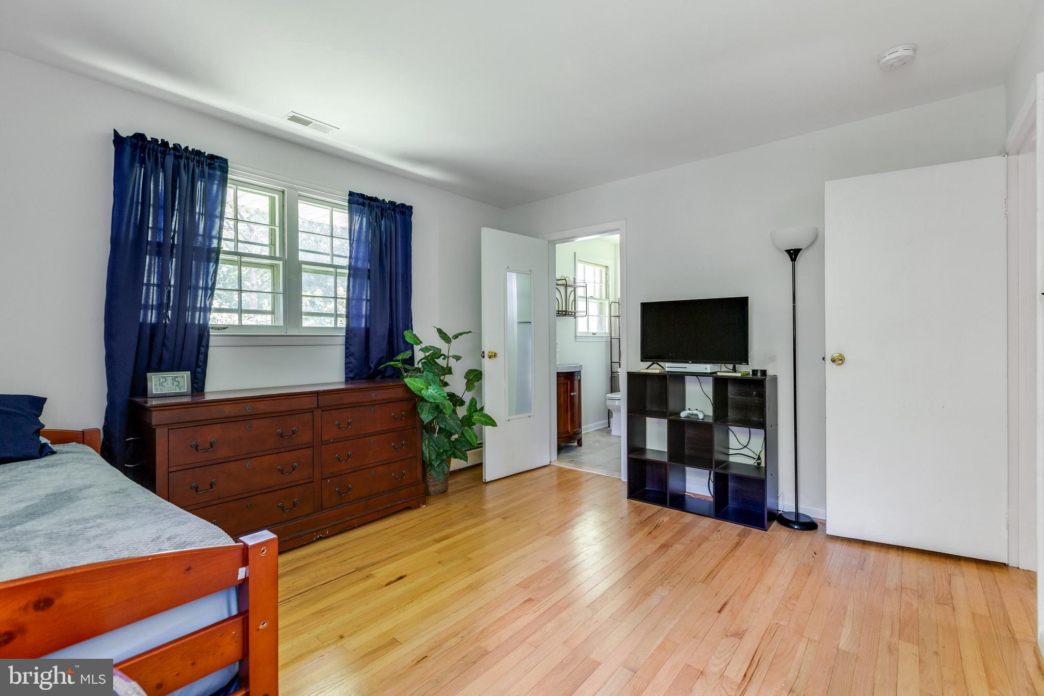 HILLENDALE - Residential Lease