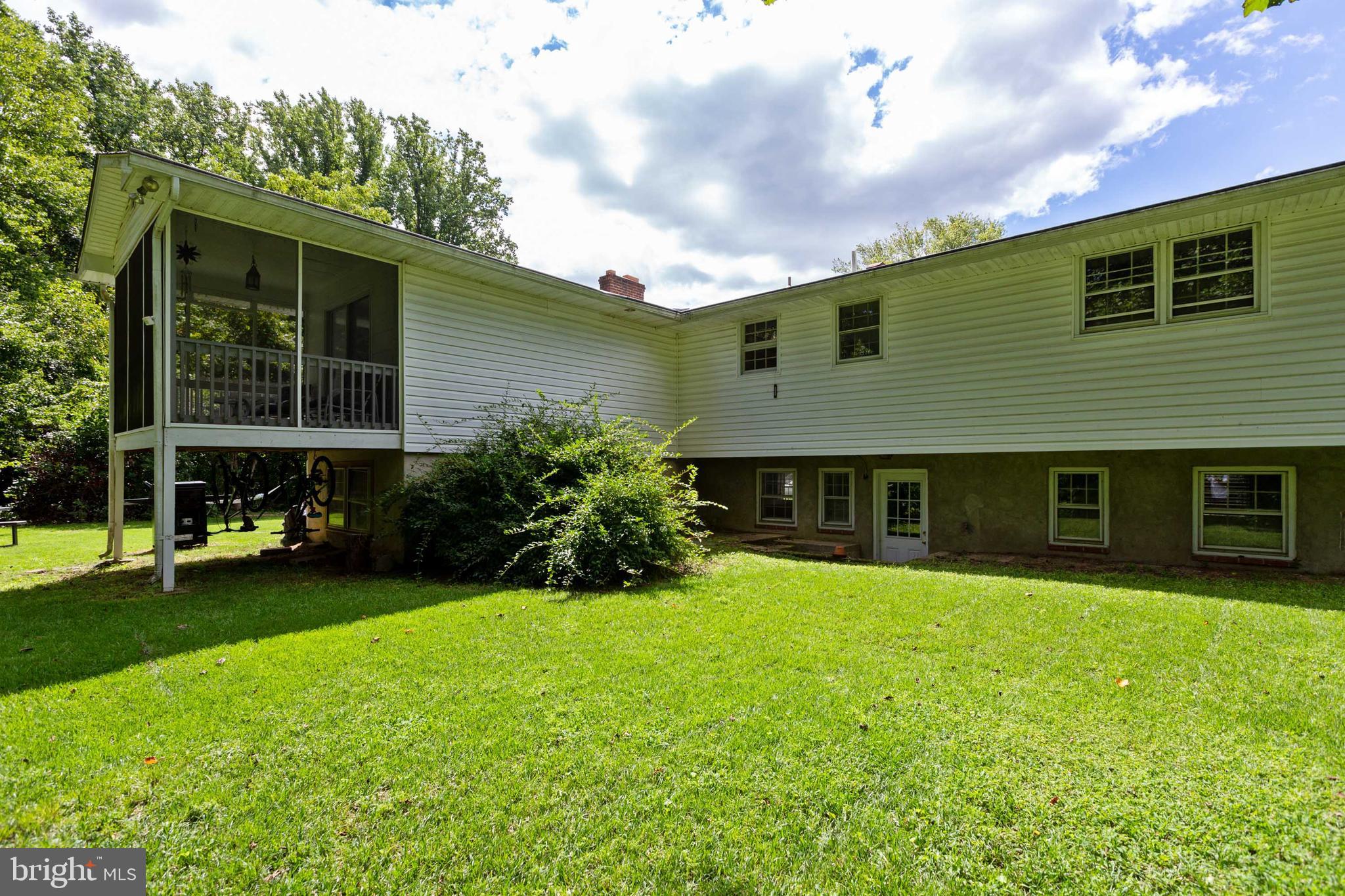 HILLENDALE - Residential Lease