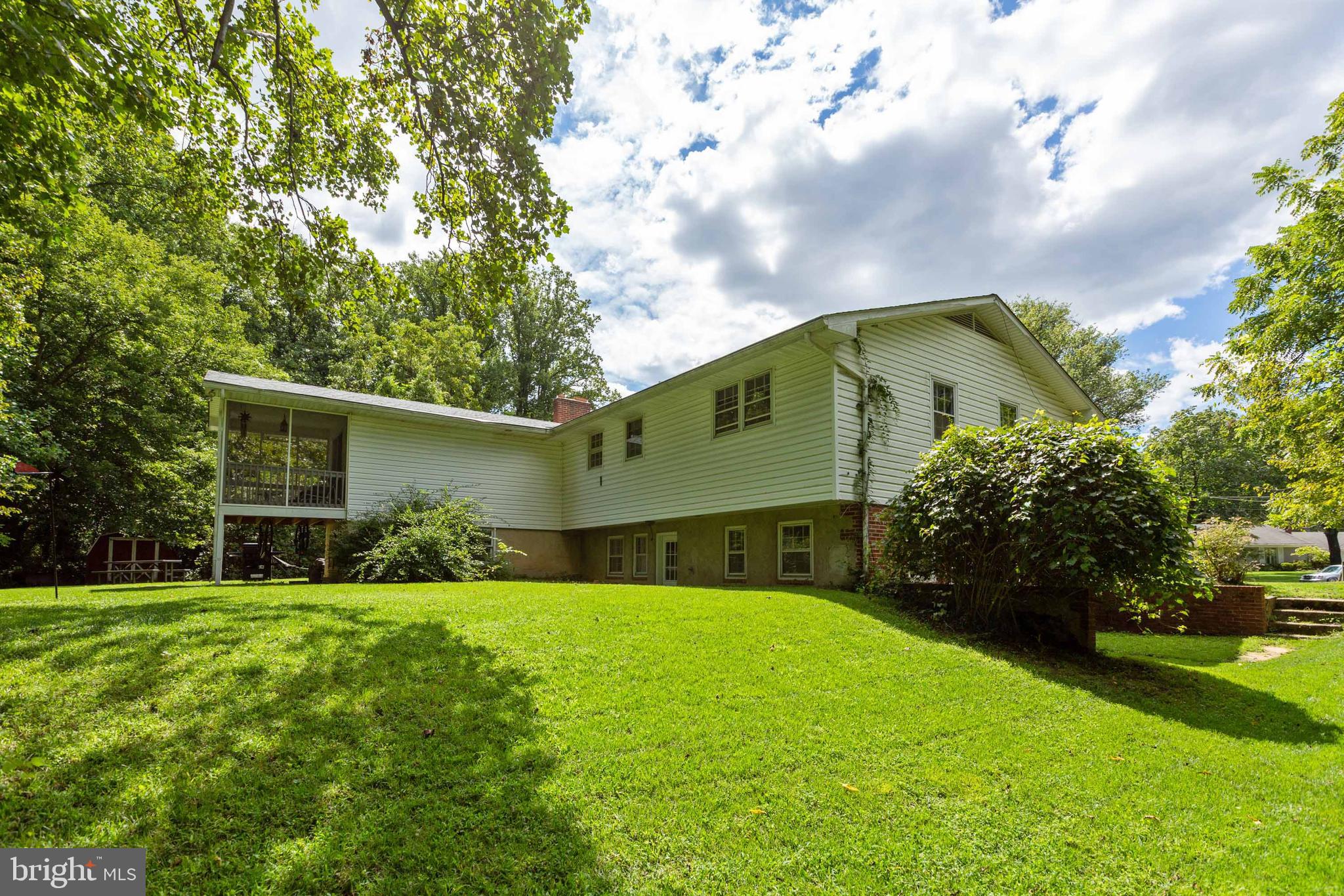 HILLENDALE - Residential Lease