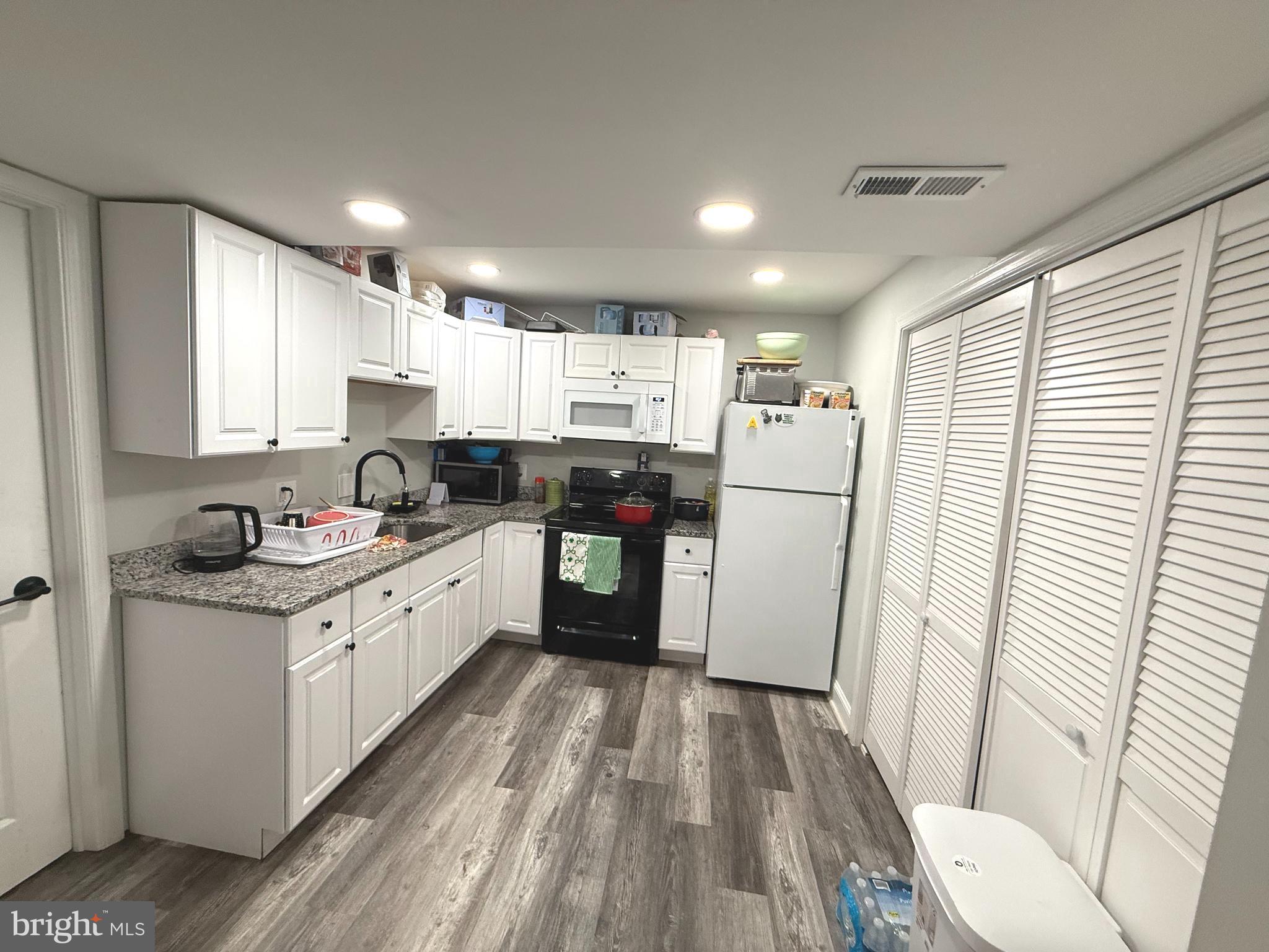 BEL PRE WOODS - Residential