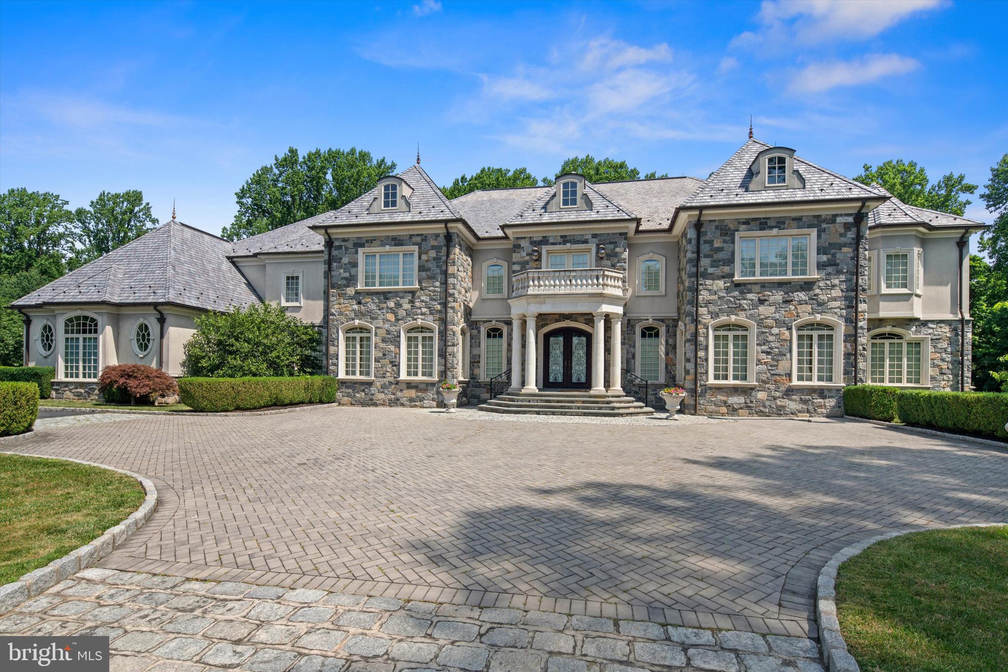 20 LEONARD COURT