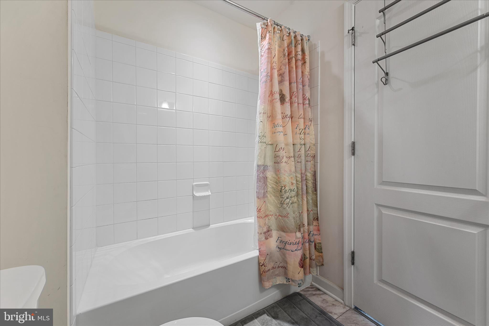 ARCHERS ROCK - Residential Lease