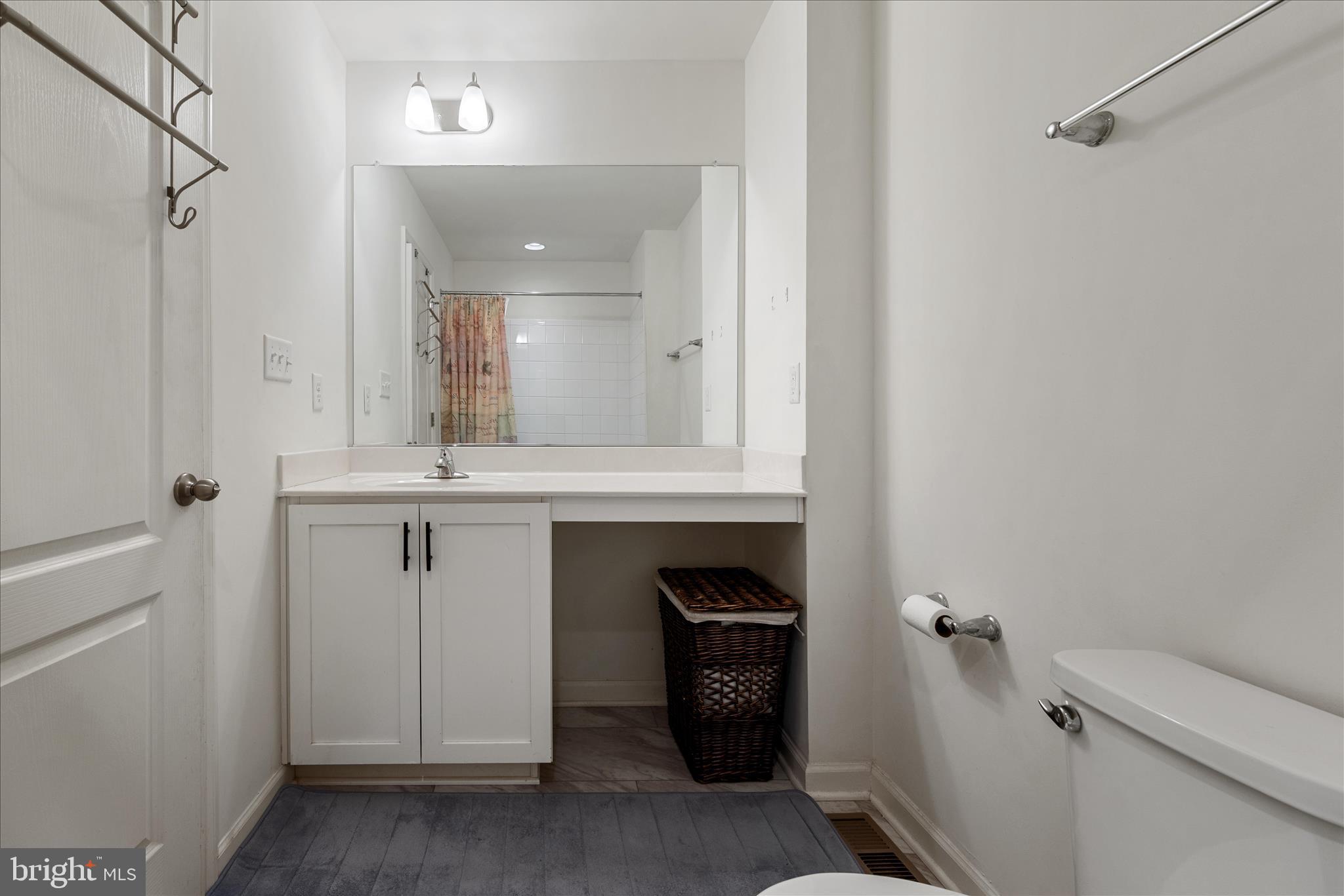 ARCHERS ROCK - Residential Lease