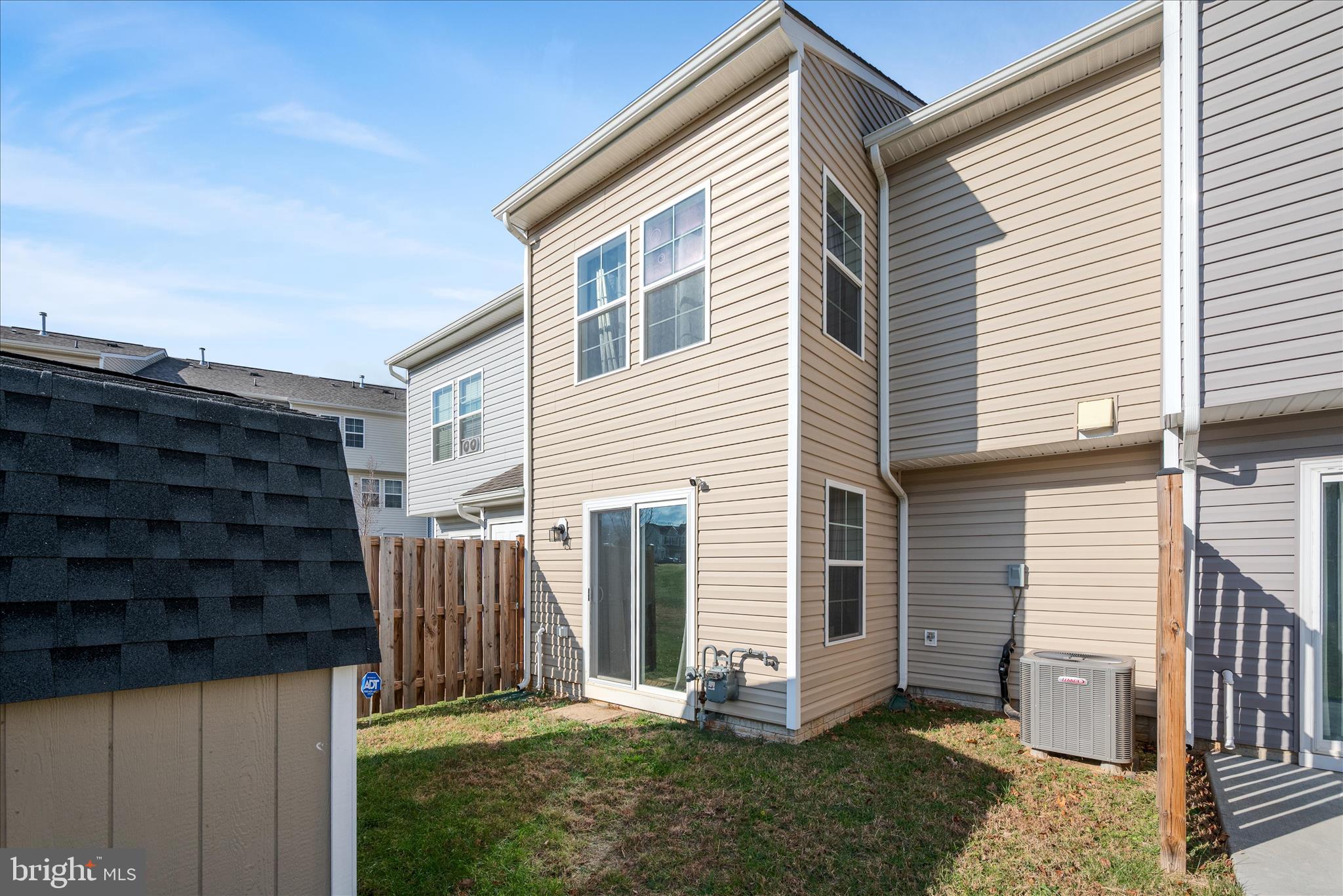 ARCHERS ROCK - Residential Lease