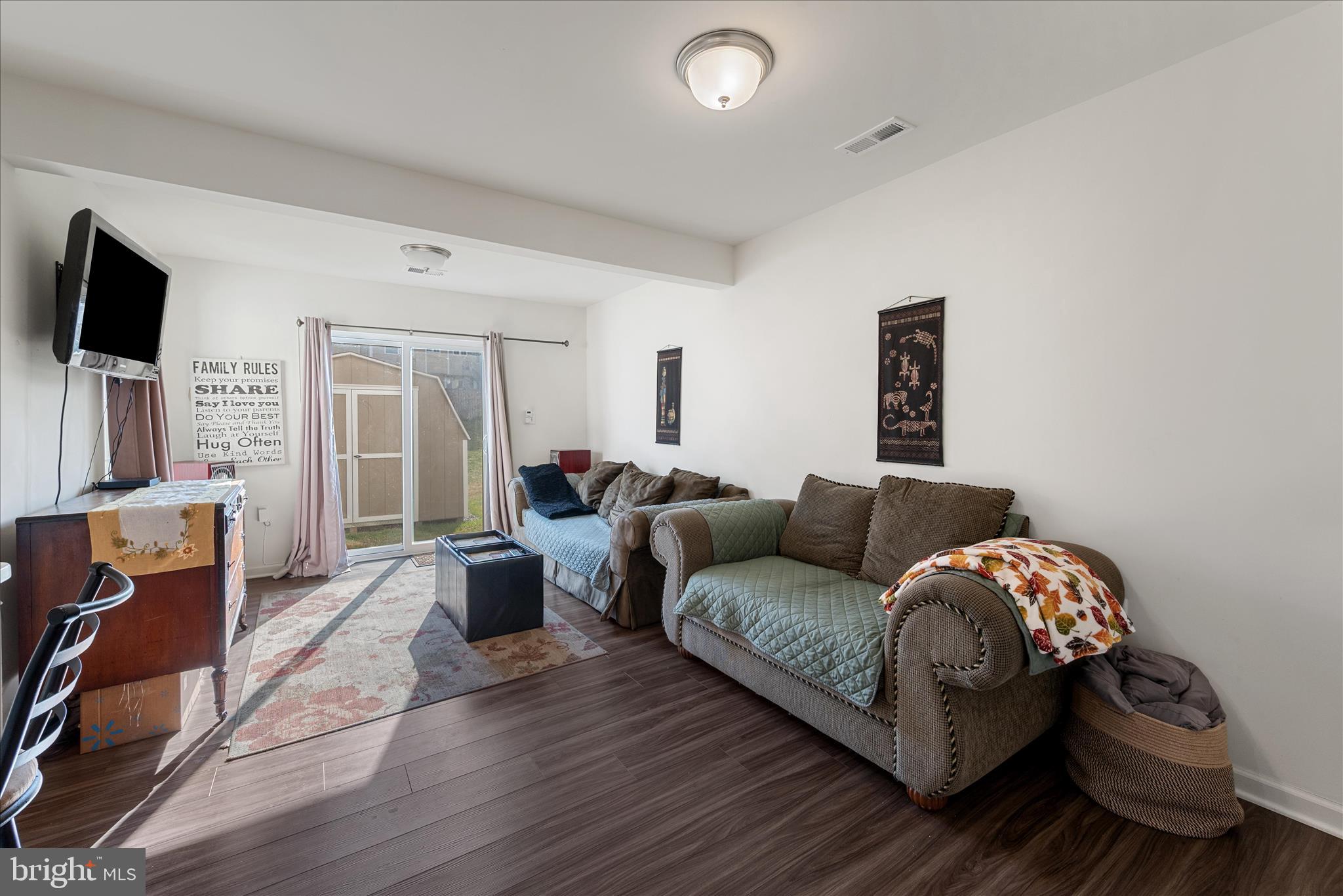 ARCHERS ROCK - Residential Lease