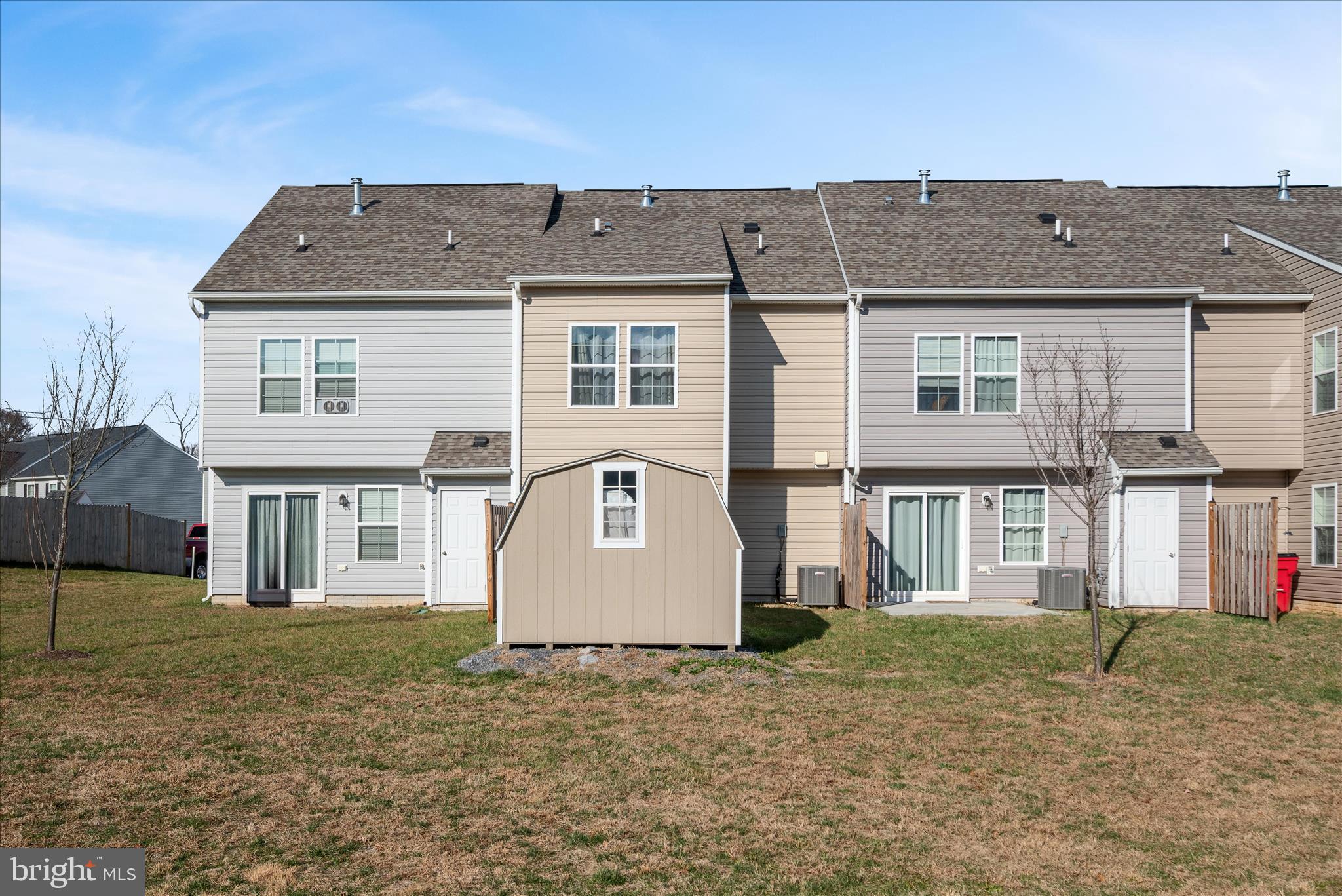 ARCHERS ROCK - Residential Lease