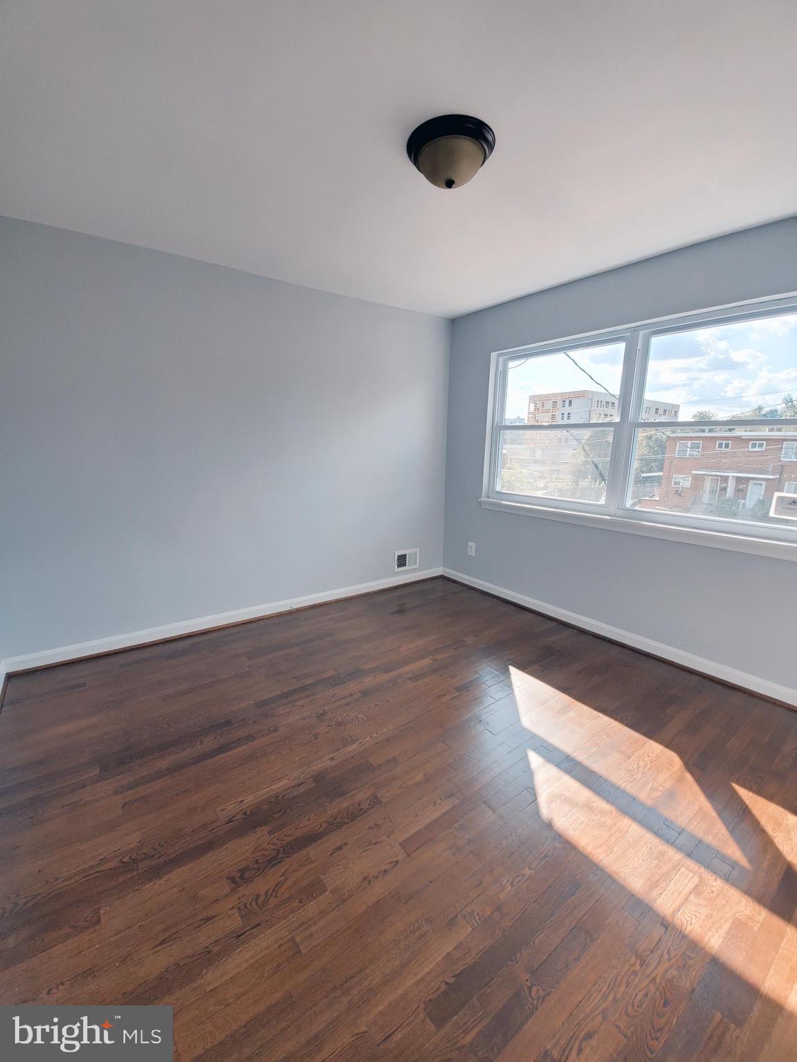 GLASSMANOR - Residential