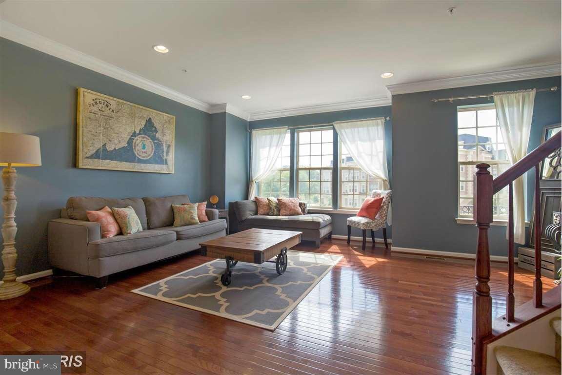 POTOMAC OVERLOOK CONDO - Residential Lease