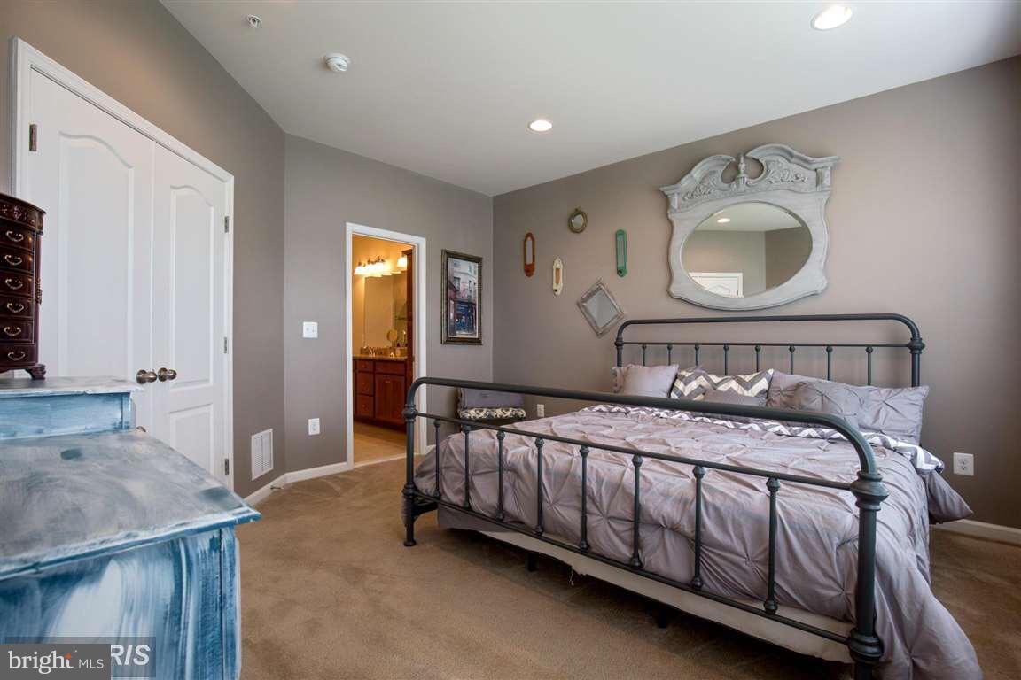 POTOMAC OVERLOOK CONDO - Residential Lease