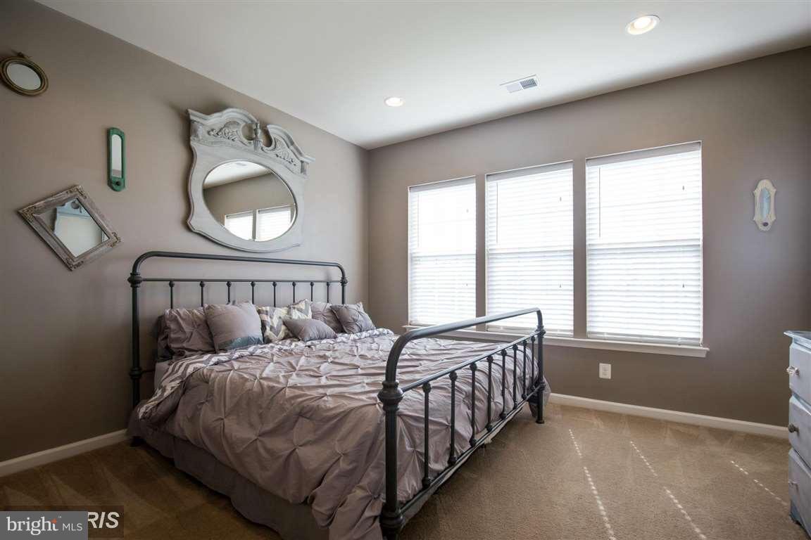 POTOMAC OVERLOOK CONDO - Residential Lease