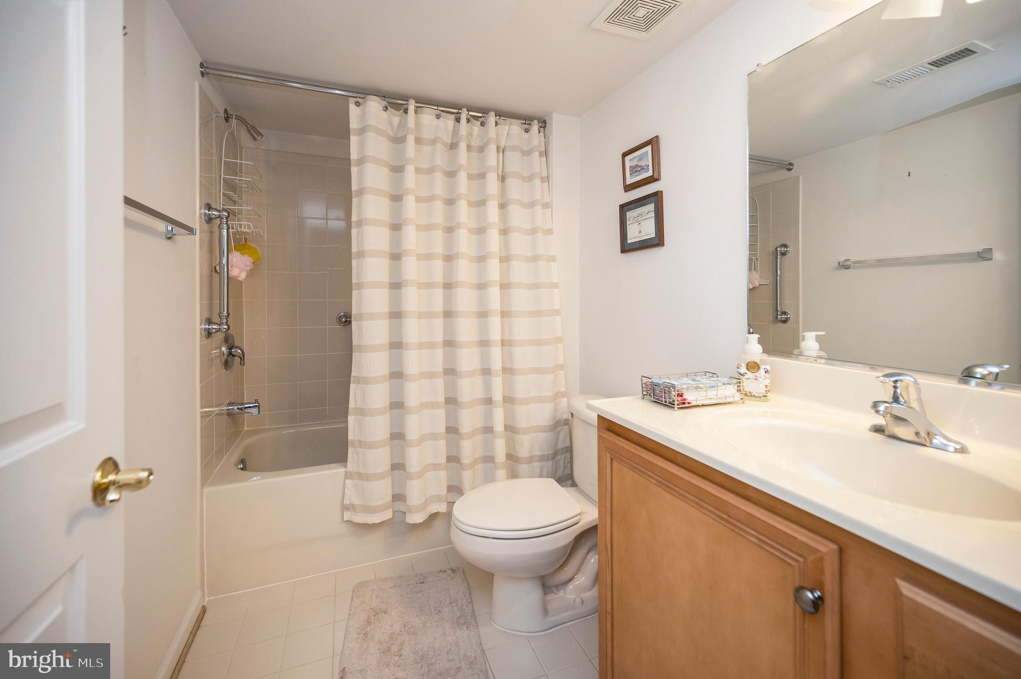 VILLAS AT SNOWDEN - Residential