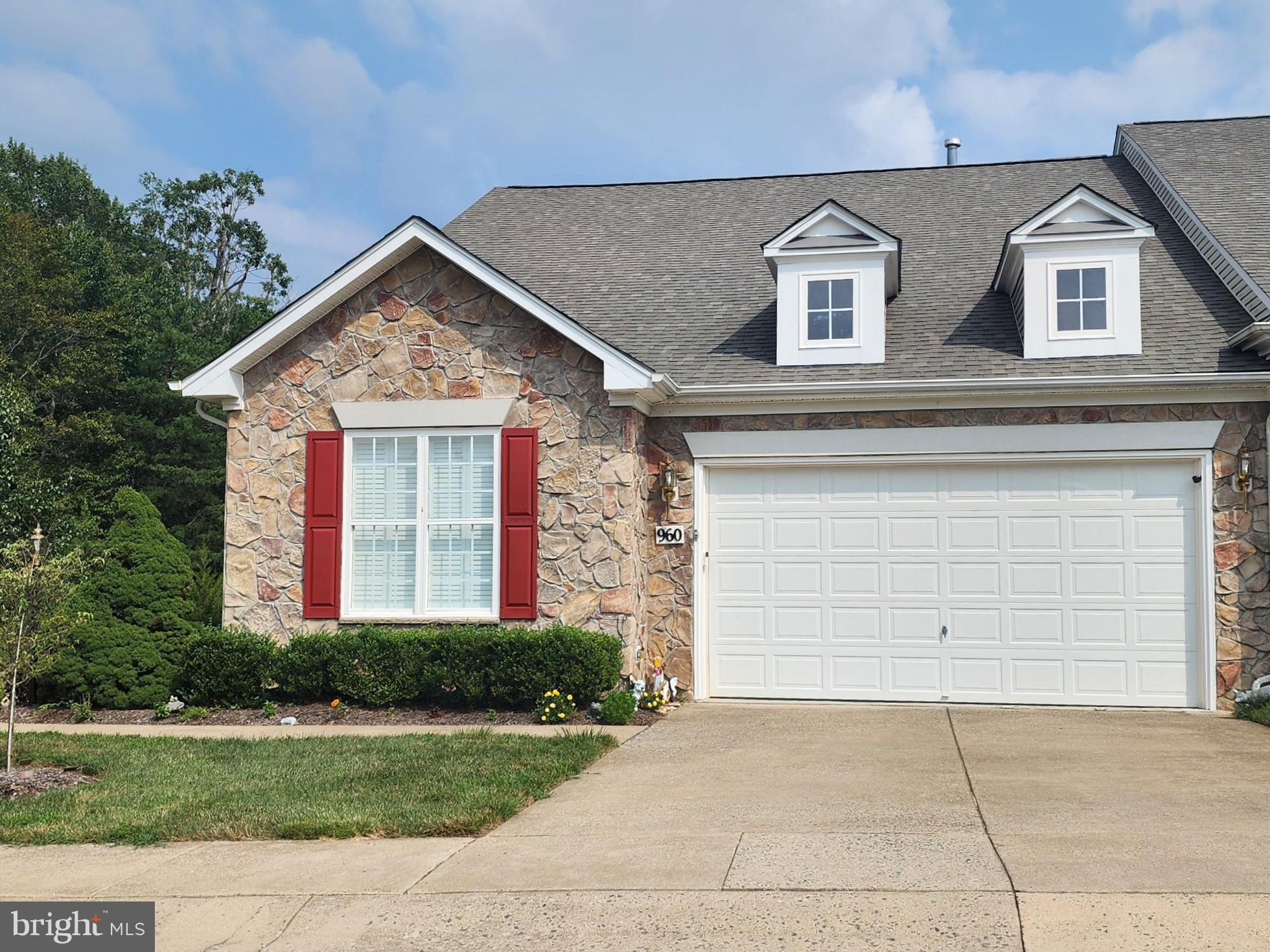 VILLAS AT SNOWDEN - Residential