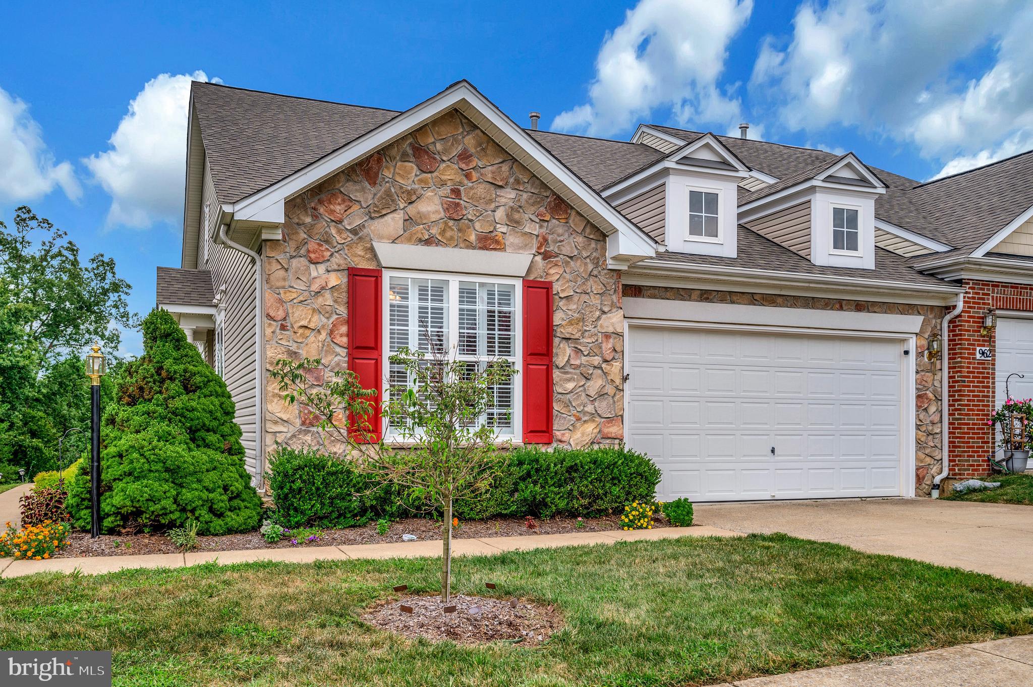 VILLAS AT SNOWDEN - Residential